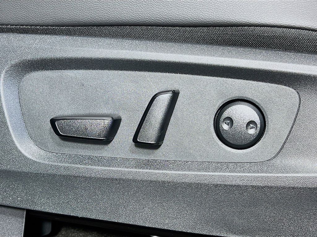 New 2025 Nissan Pathfinder SL SUV