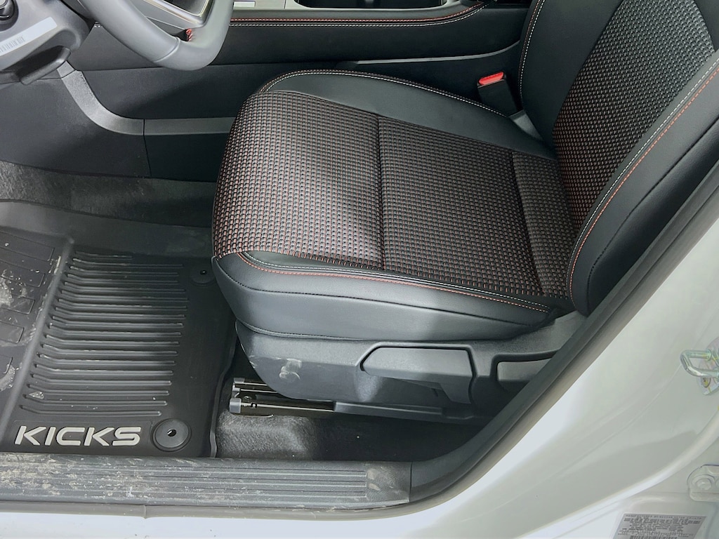 New 2026 Nissan Kicks SR SUV