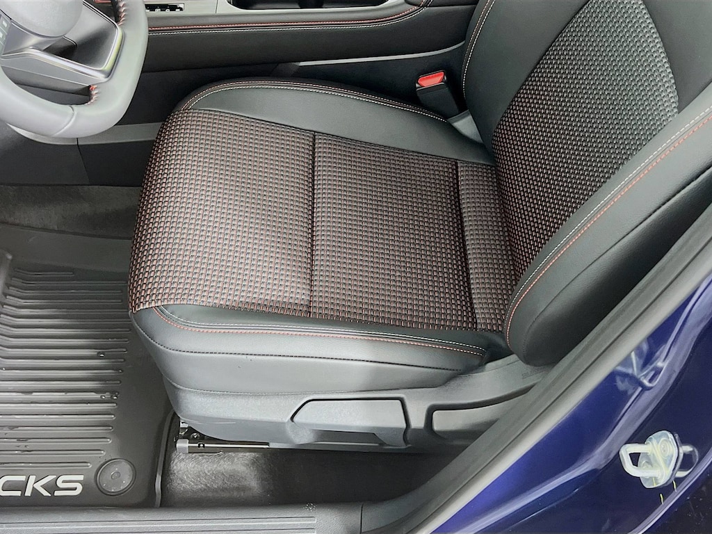 New 2026 Nissan Kicks SR SUV