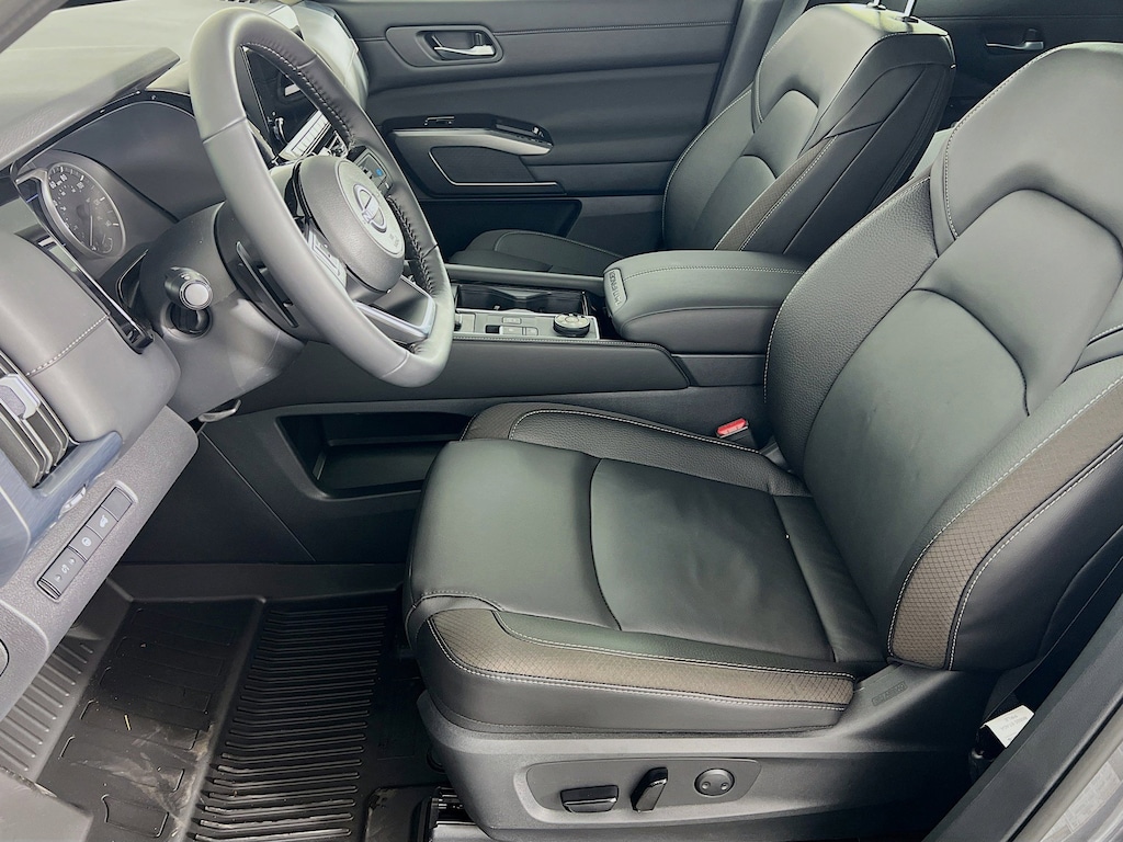 New 2025 Nissan Pathfinder SL SUV