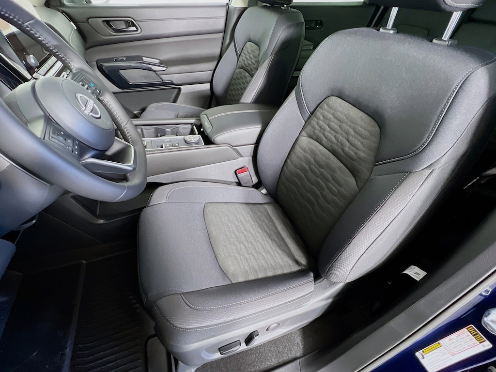 New 2025 Nissan Pathfinder SV SUV