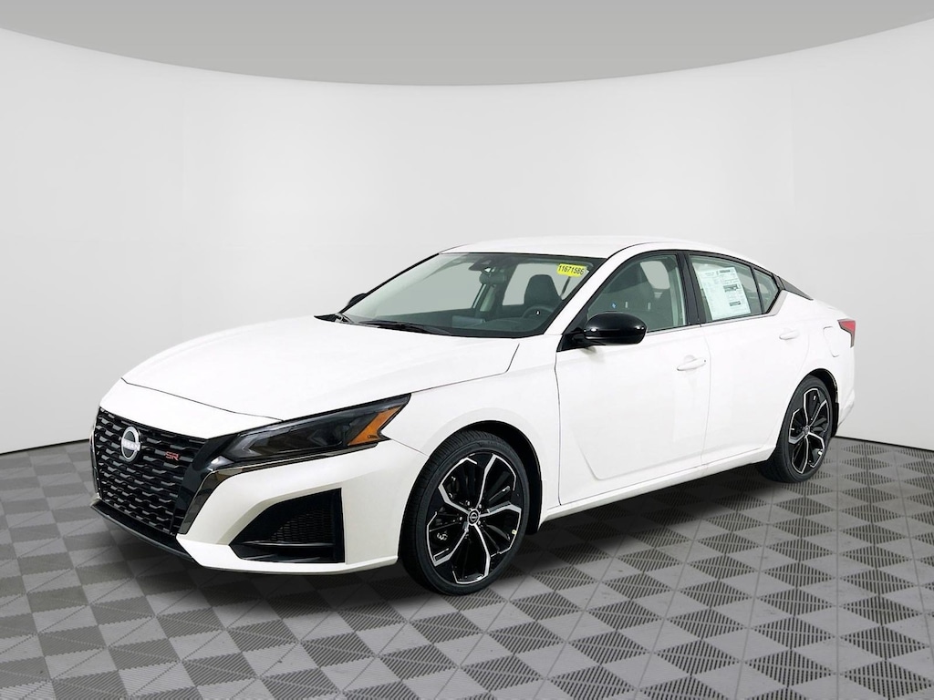 New 2025 Nissan Altima SR Sedan