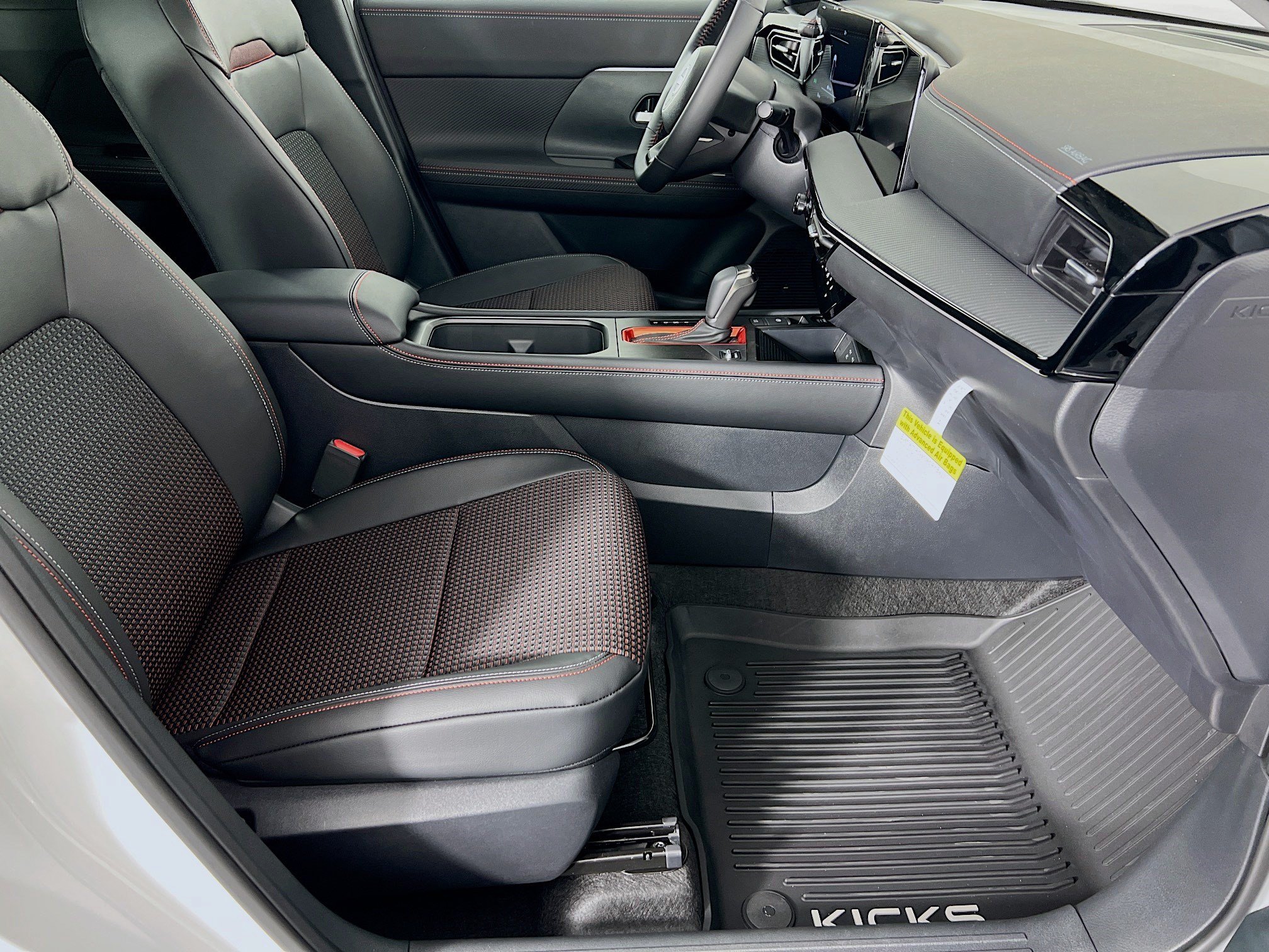 2025 Nissan Kicks SR AWD - Photo 24