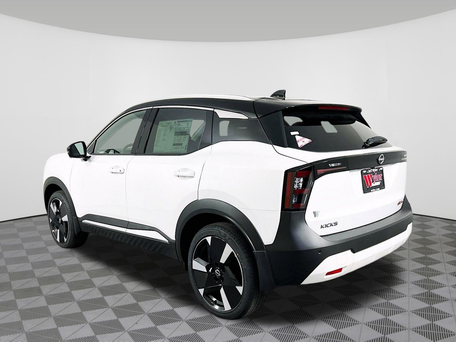 2025 Nissan Kicks SR AWD - Photo 30