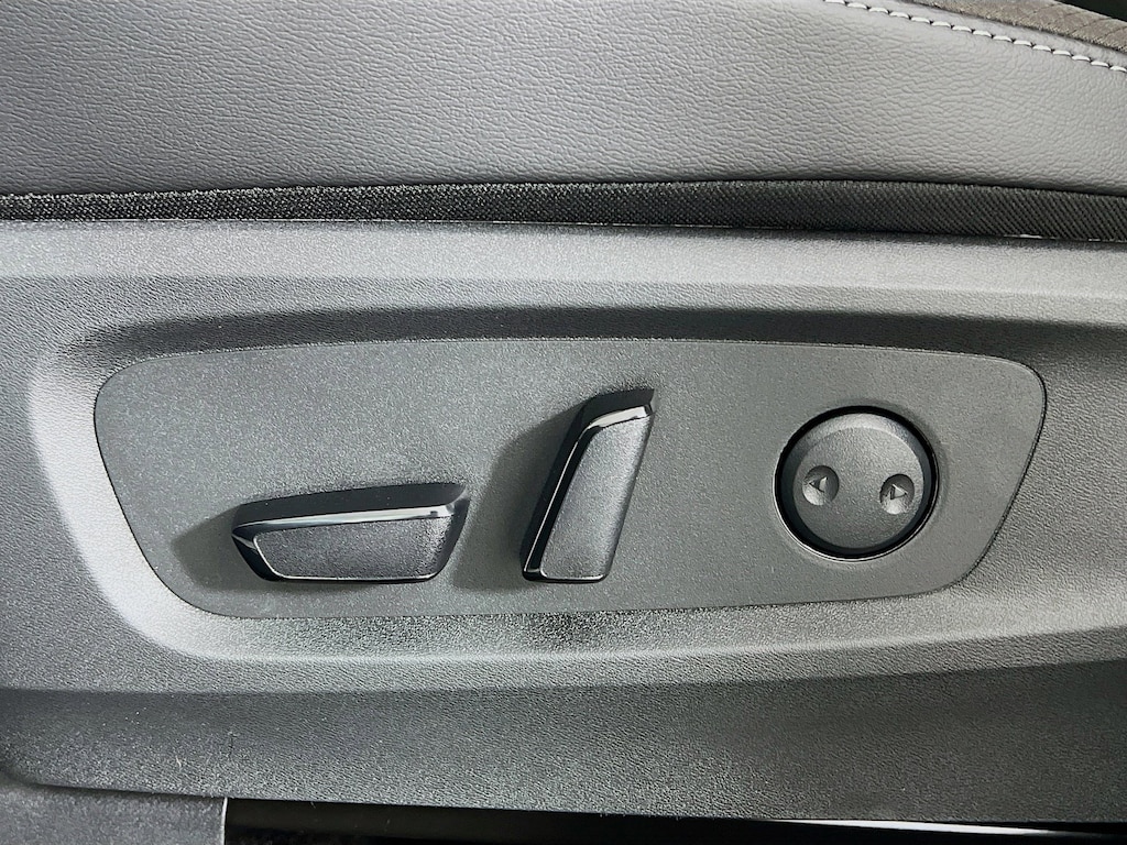 New 2025 Nissan Pathfinder SL SUV