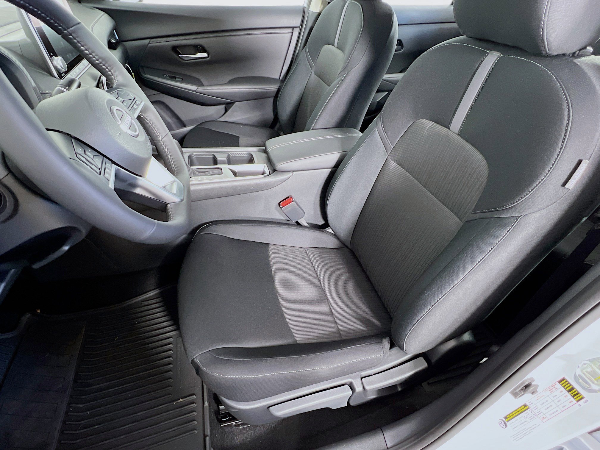 2025 Nissan Sentra SV photo 2
