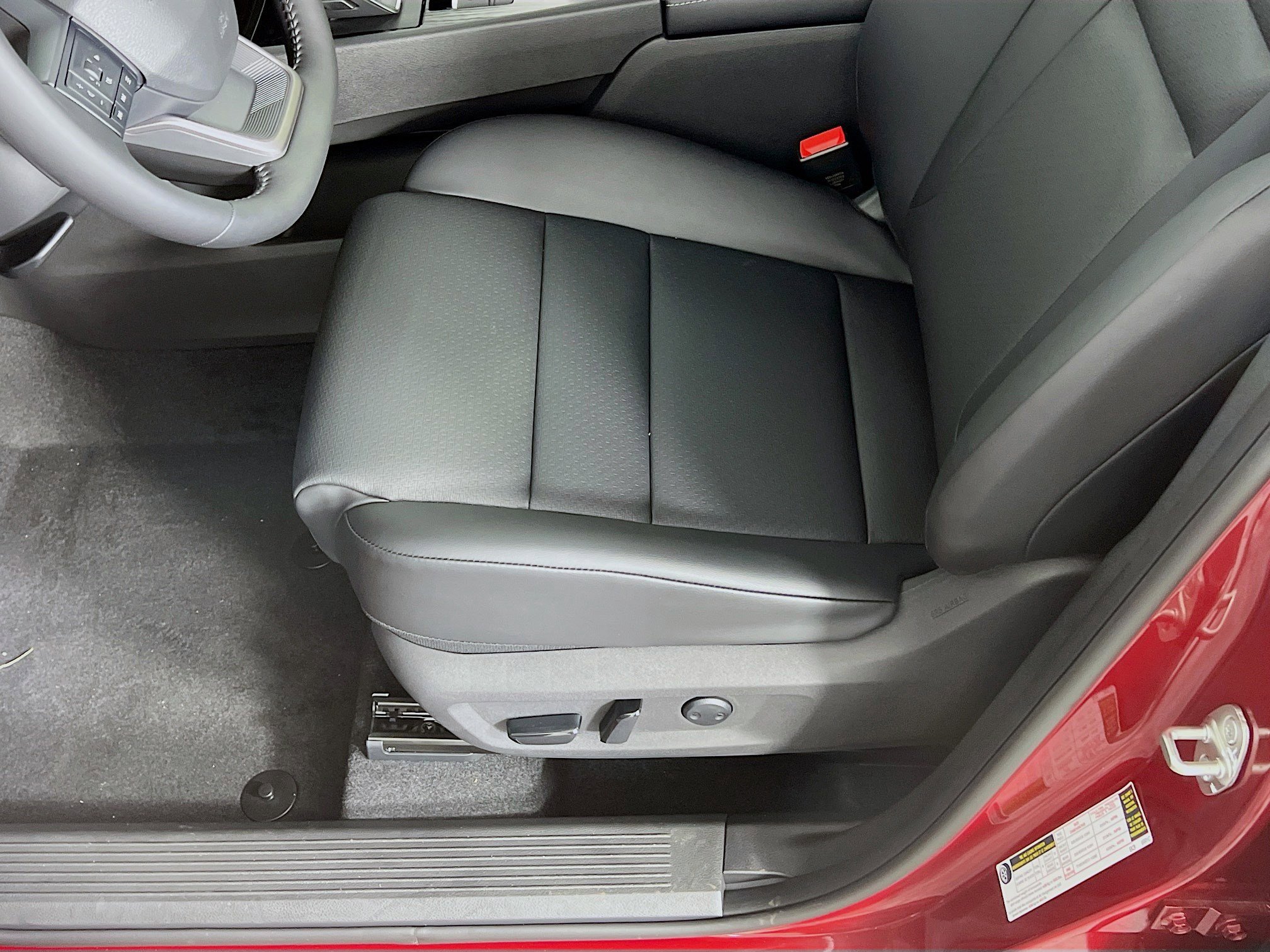 2026 Nissan Rogue SV photo 4