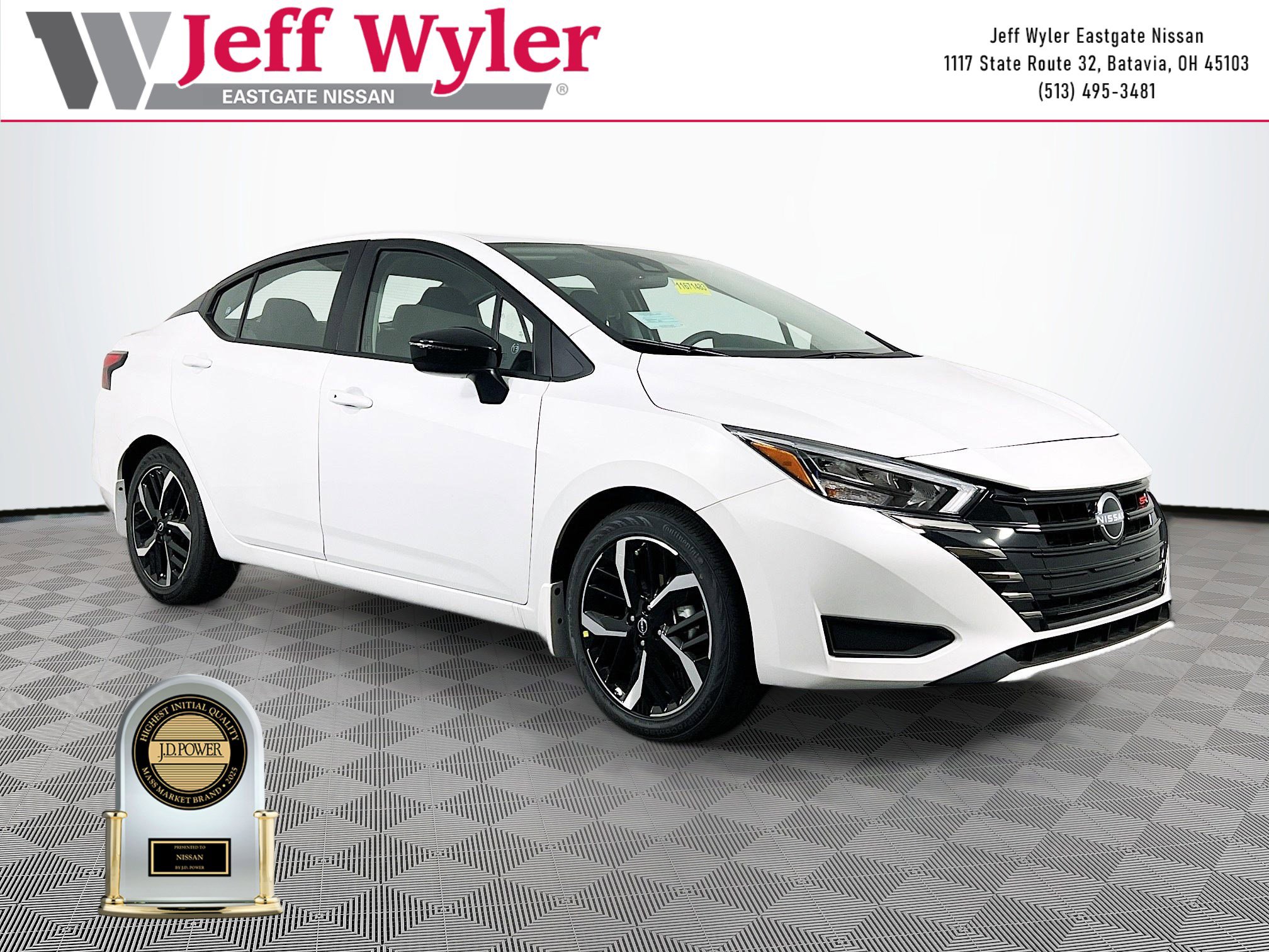 2025 Nissan Versa Sedan SR's photo