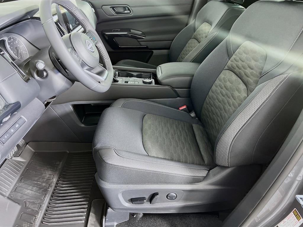 New 2025 Nissan Pathfinder SV SUV