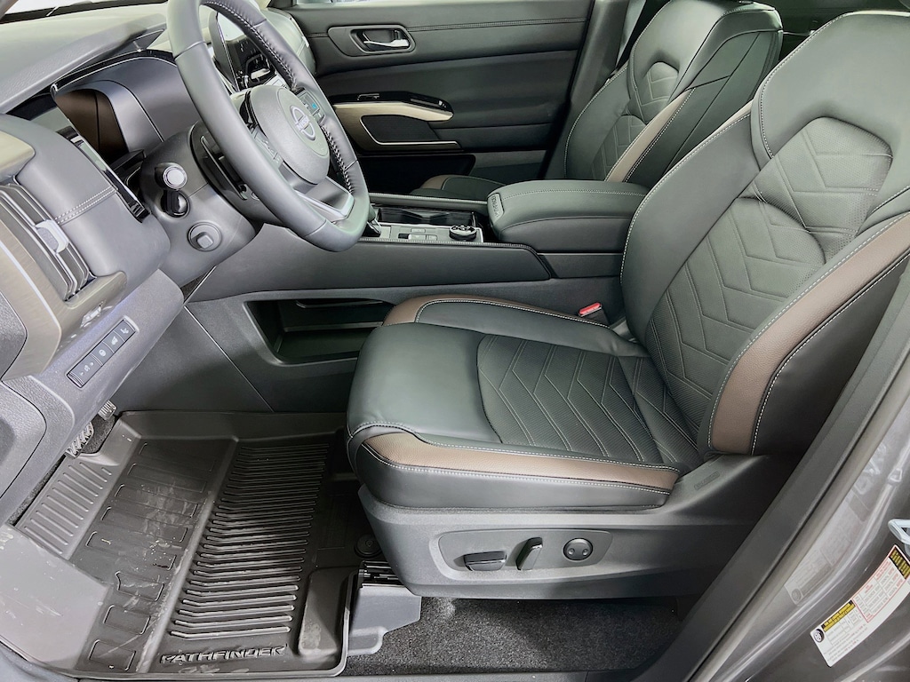 New 2025 Nissan Pathfinder Platinum SUV
