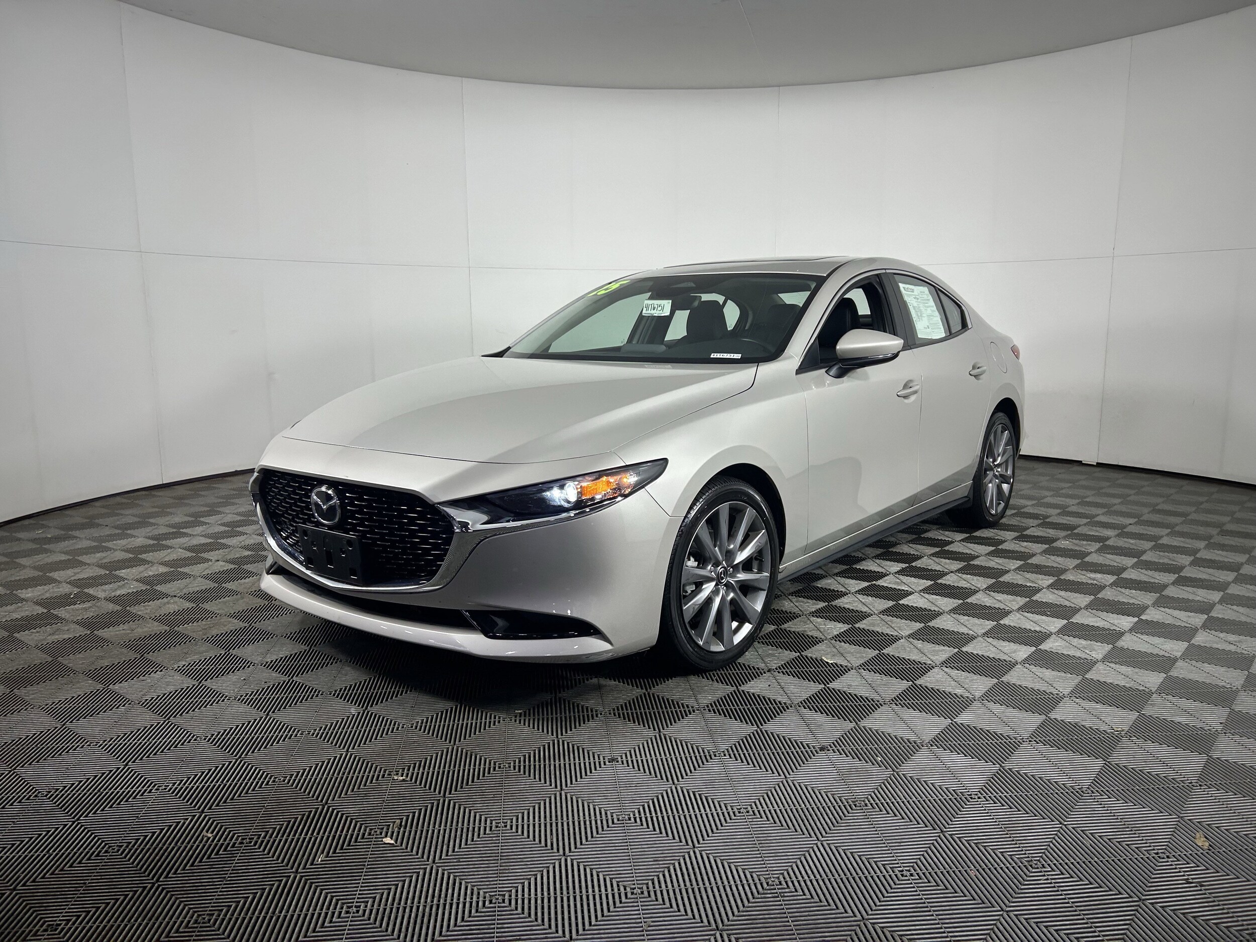 2025 Mazda Mazda3 Sedan 2.5 s Preferred photo 2