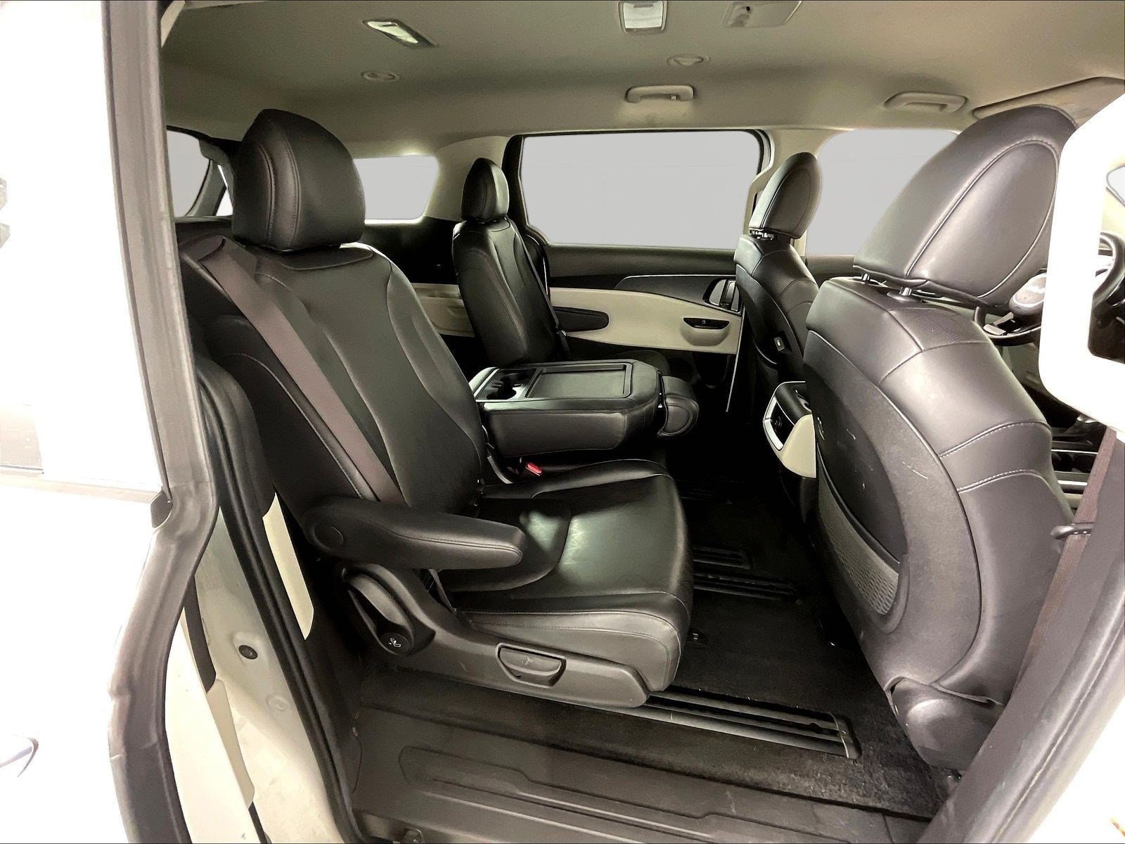 2023 Kia Carnival LX Seat Pkg - Photo 28
