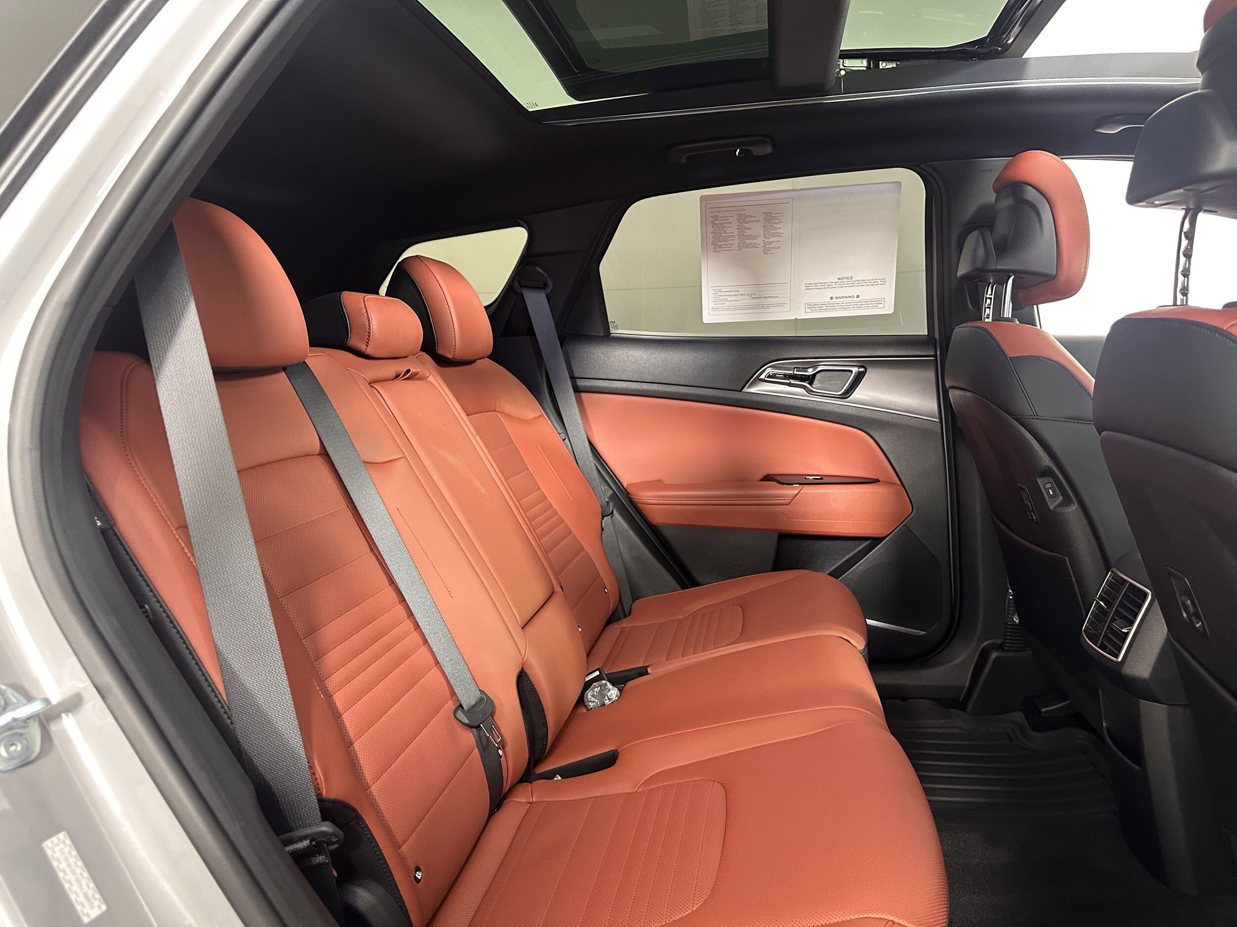 2024 Kia Sportage photo 3