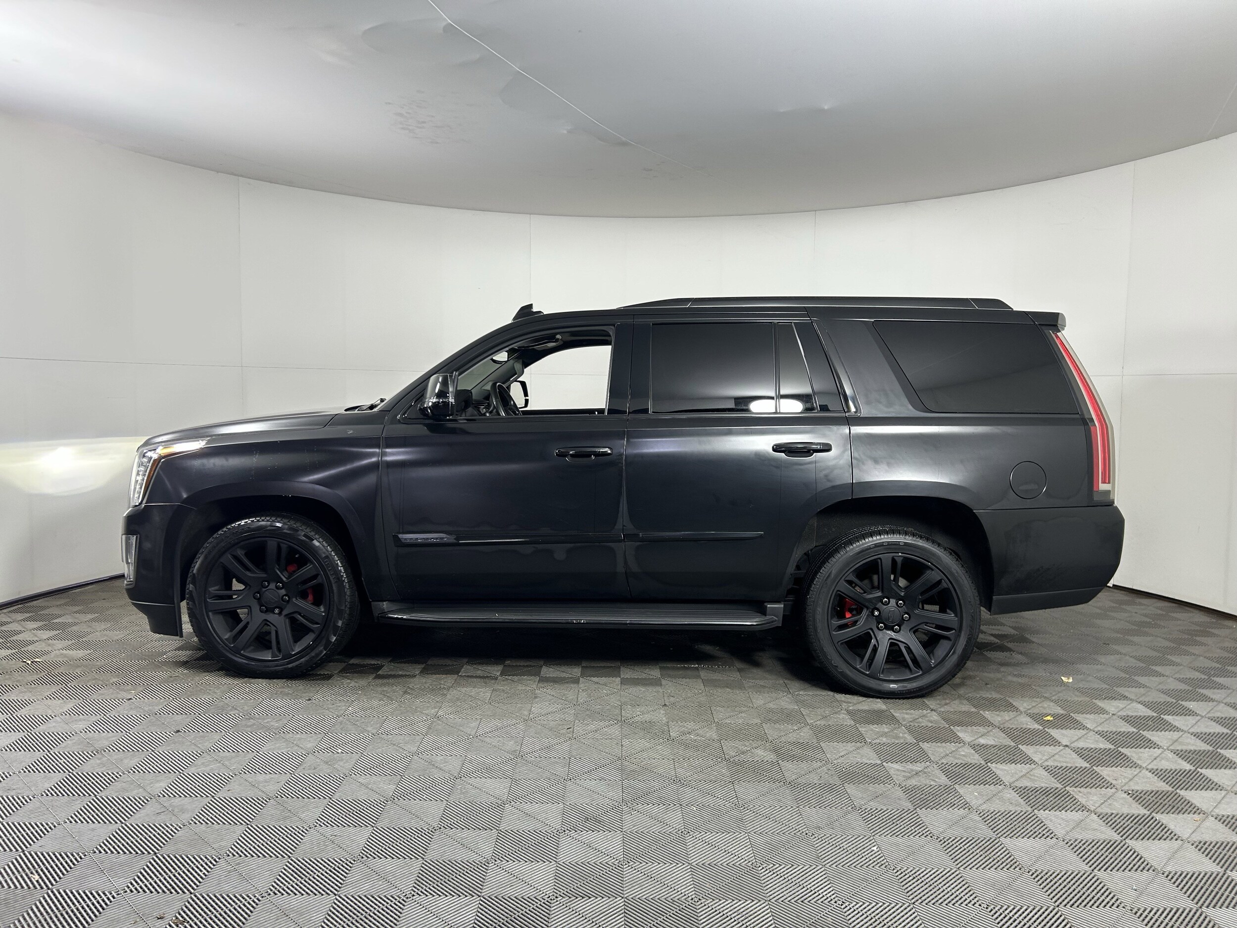 2016 Cadillac Escalade Luxury photo 4