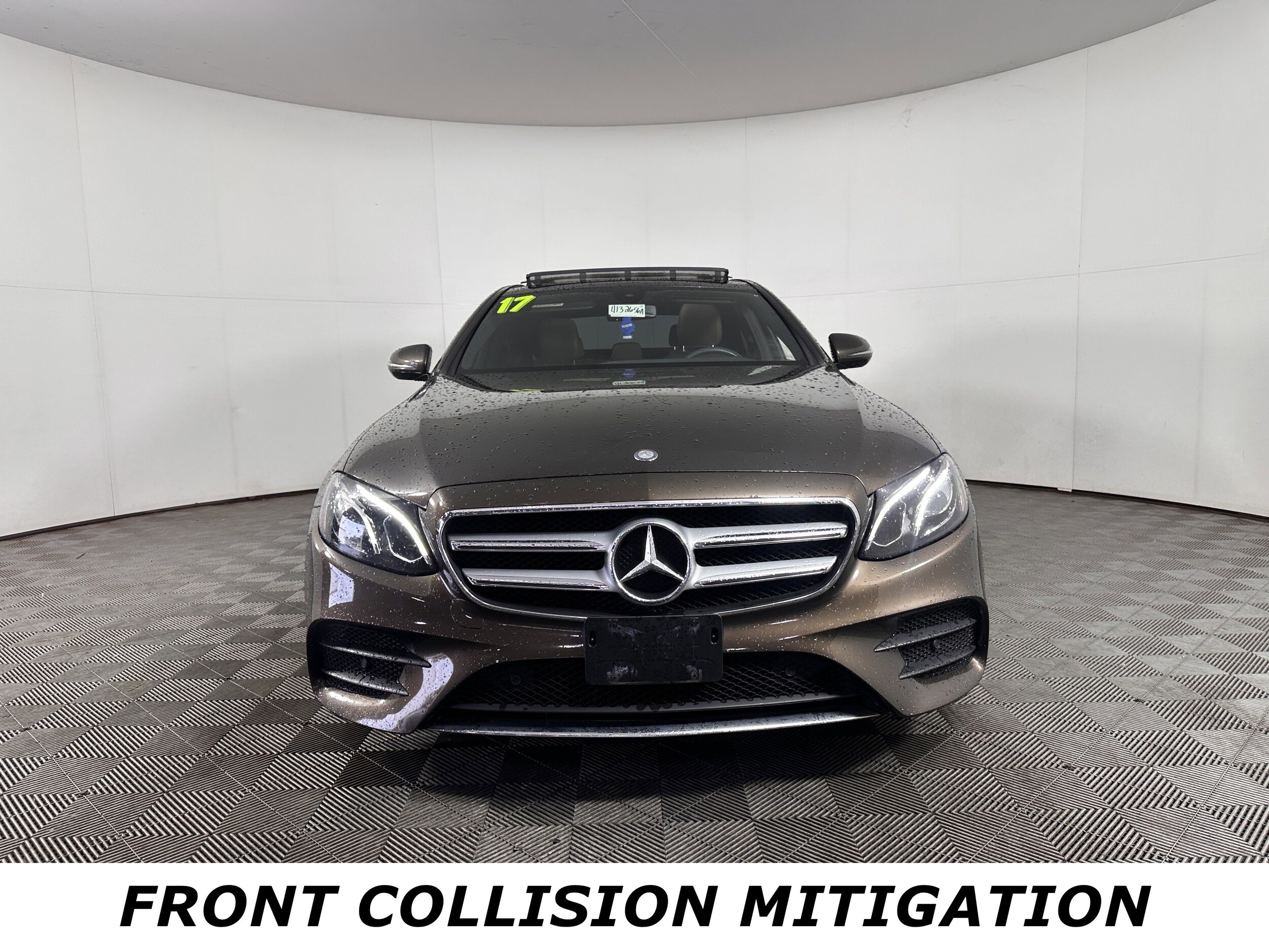 2017 Mercedes Benz E photo 2