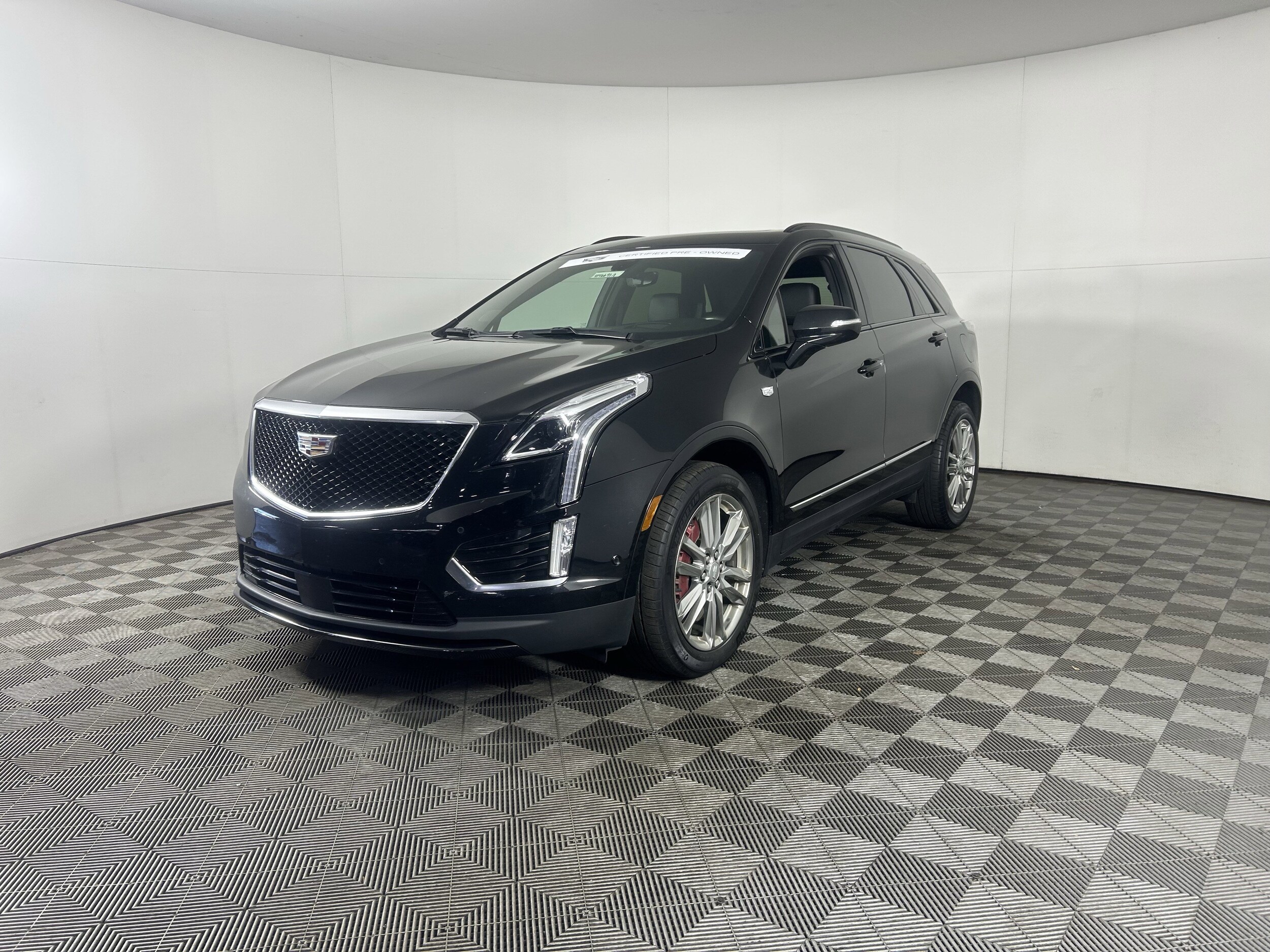 2022 Cadillac XT5 Sport photo 3