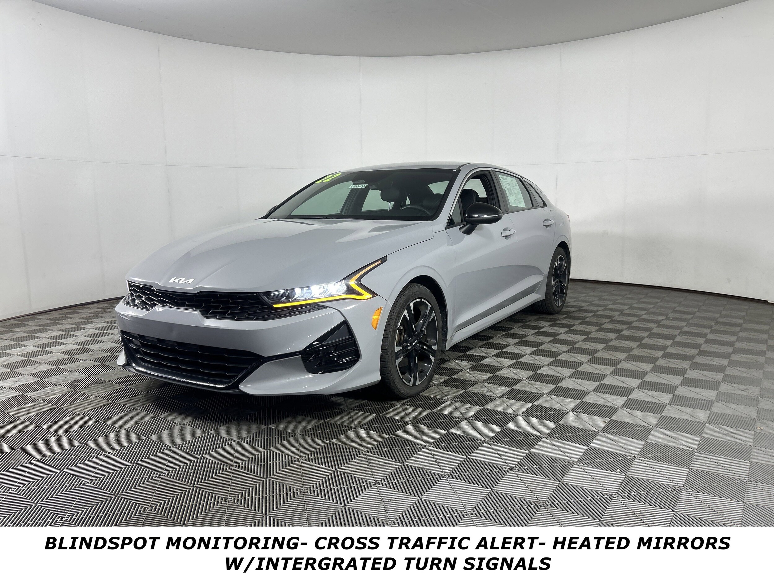 2022 Kia K5 GT-Line photo 3