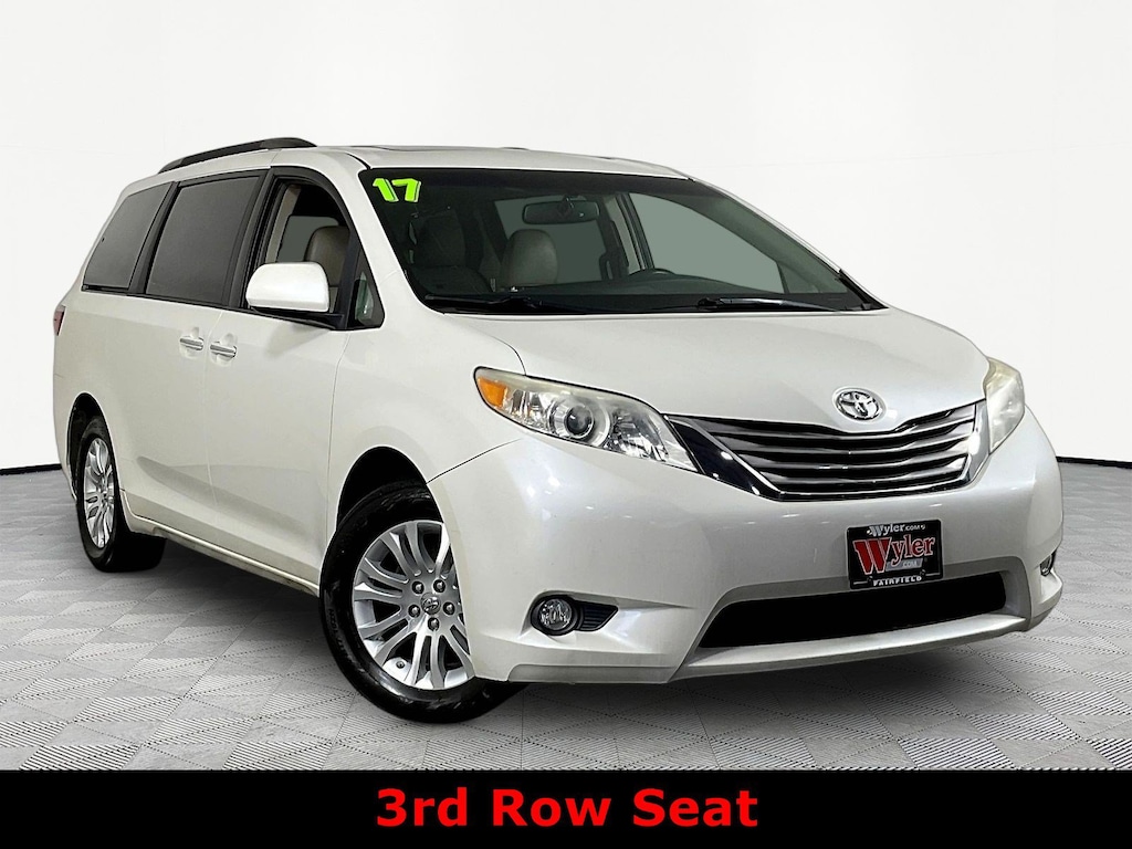 Used 2017 Toyota Sienna XLE Auto Access Seat FWD 7-Passenger Van