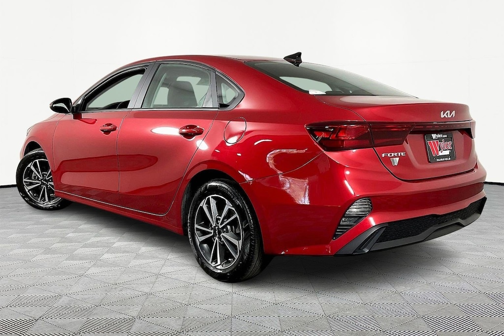 Used 2023 Kia Forte LXS IVT Sedan