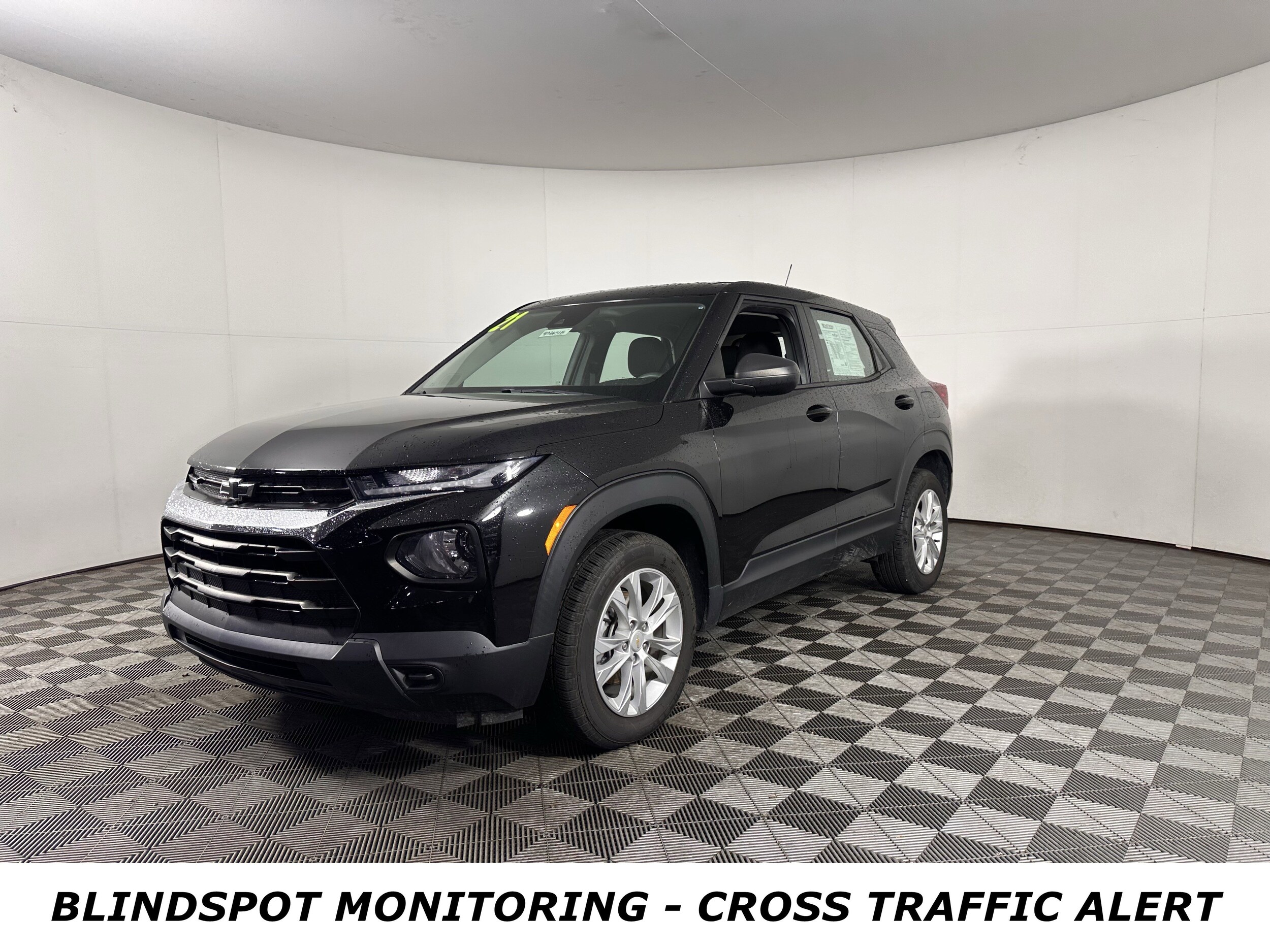 2021 Chevrolet Trailblazer LS photo 3