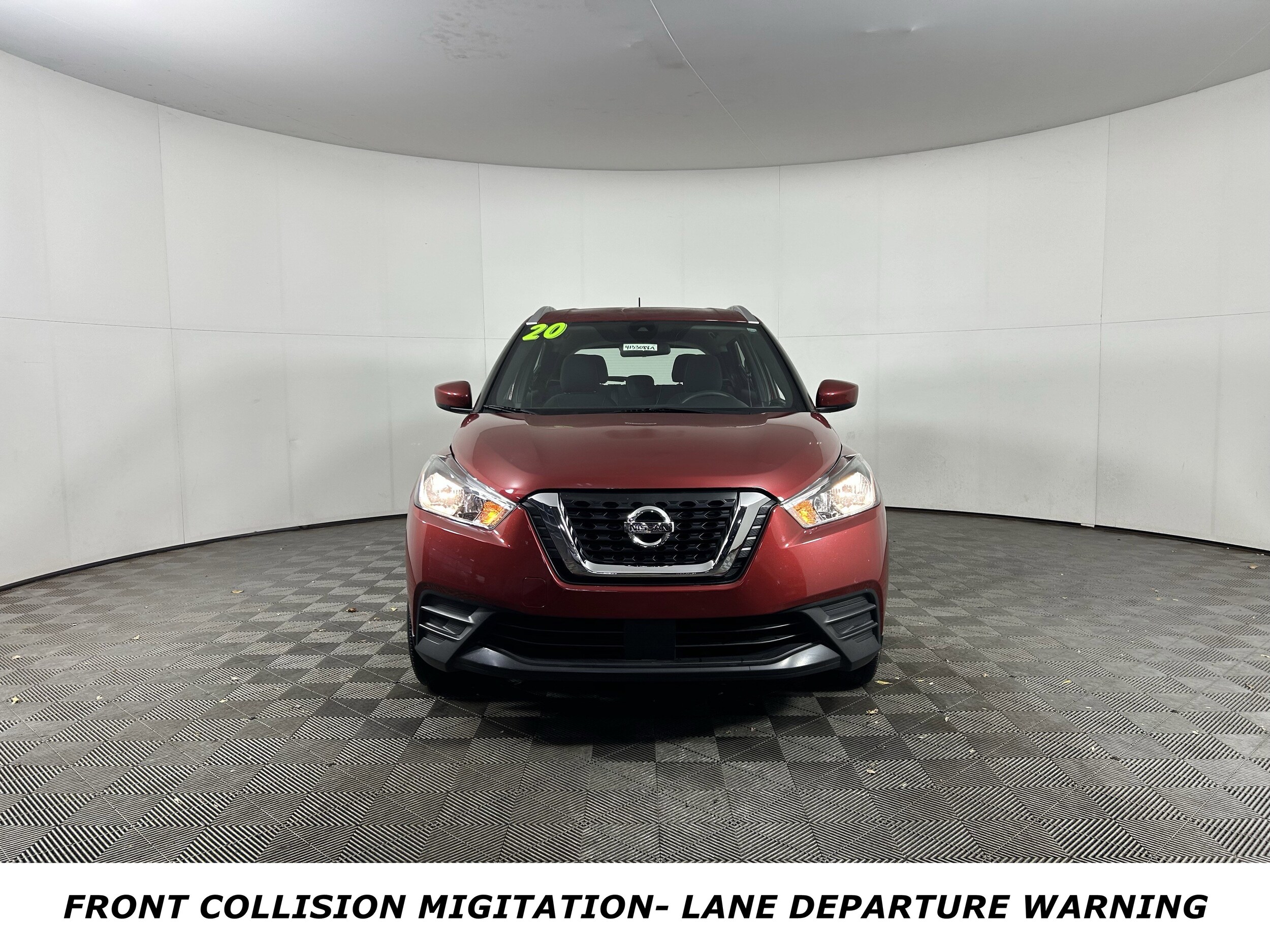 2020 Nissan Kicks SV photo 2