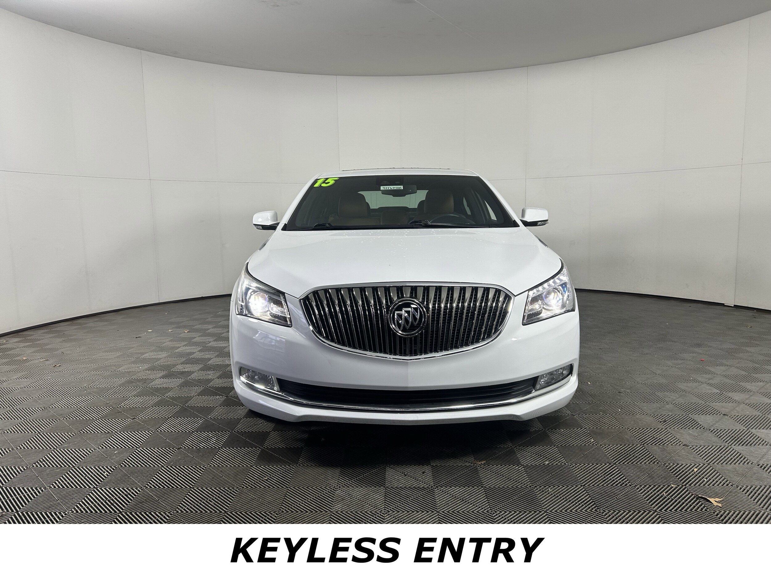 2015 Buick LaCrosse Leather photo 2