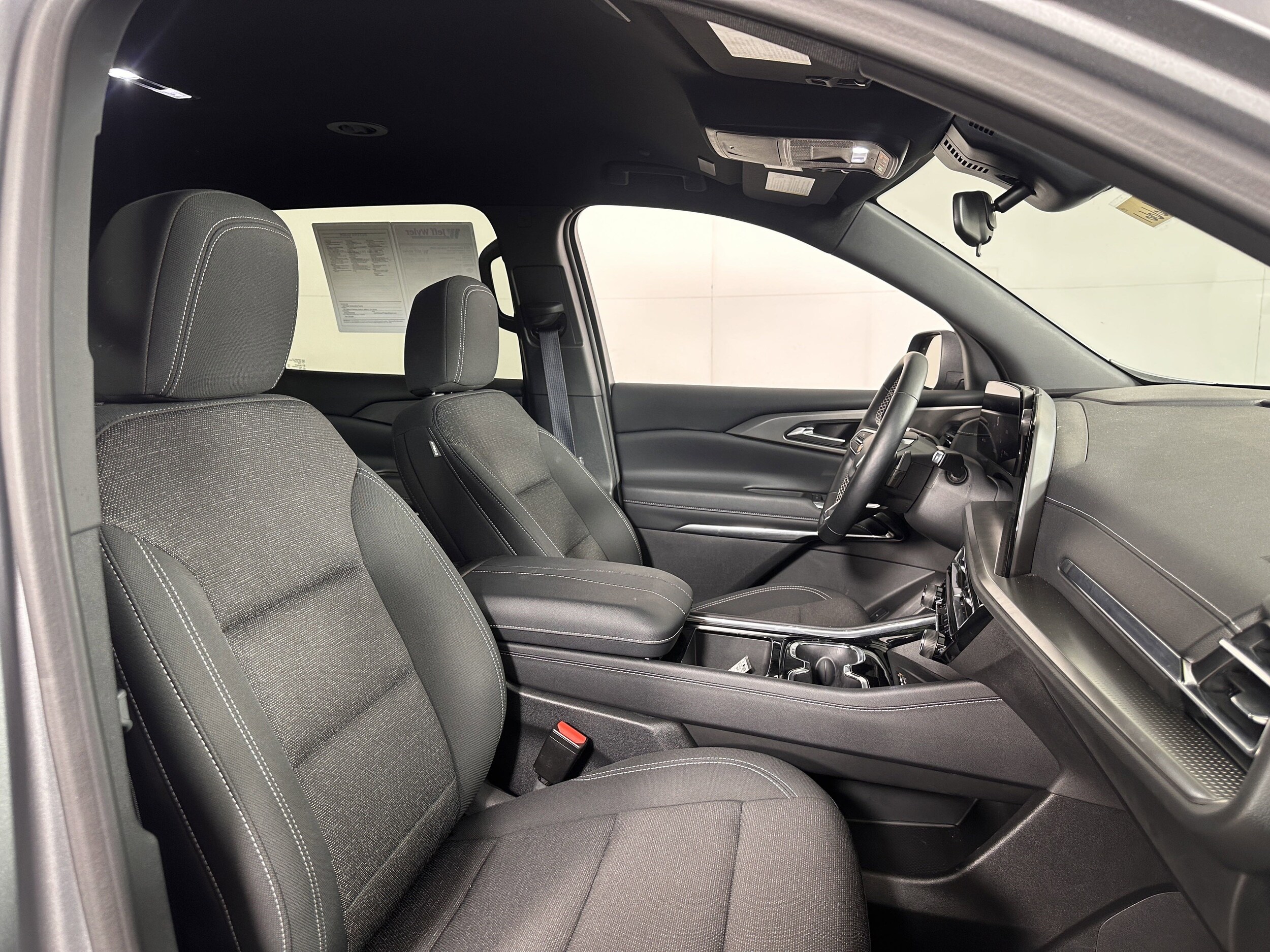 2025 Chevrolet Traverse 1LT photo 3