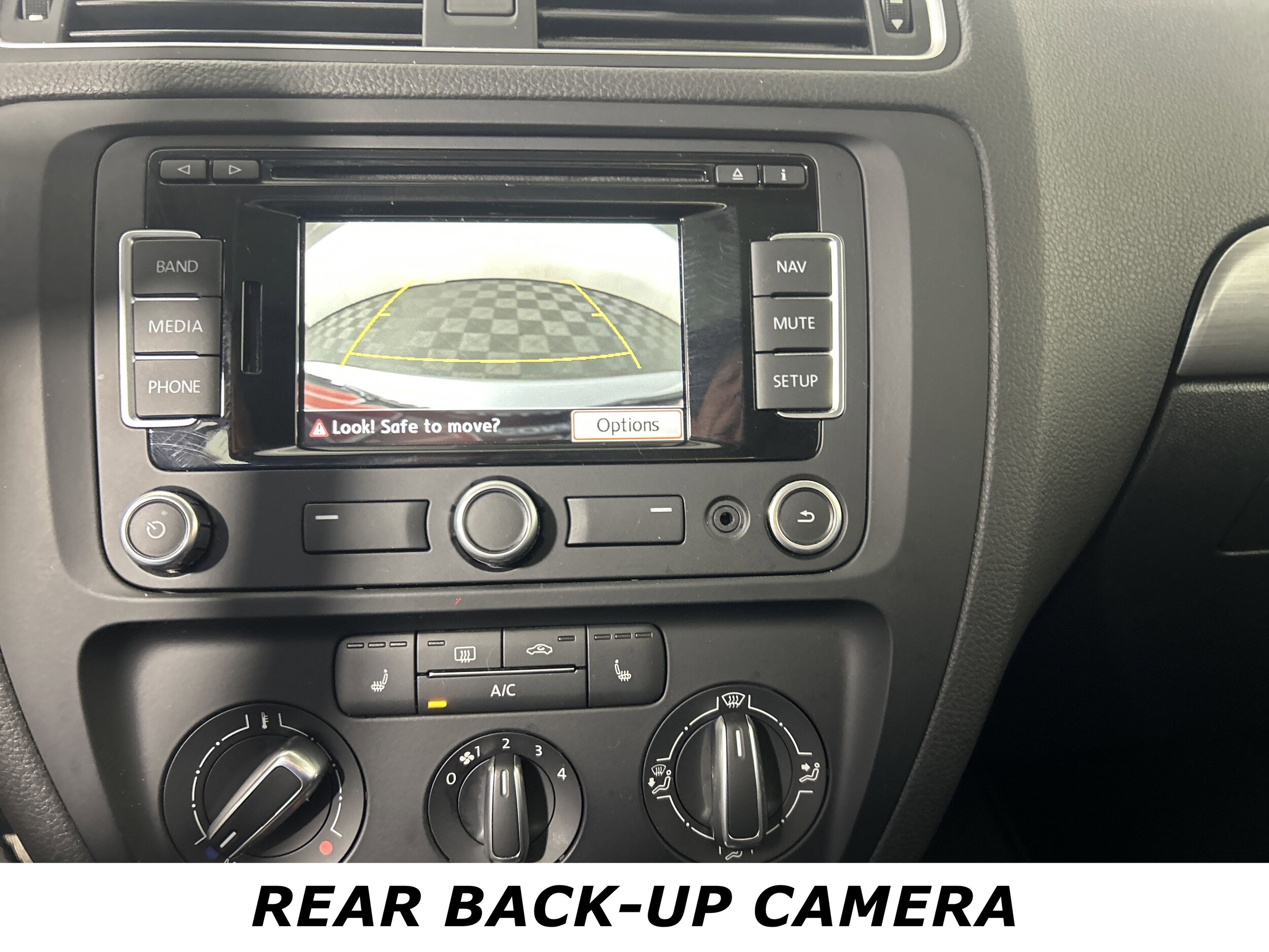 2014 Volkswagen Jetta SEL photo 4