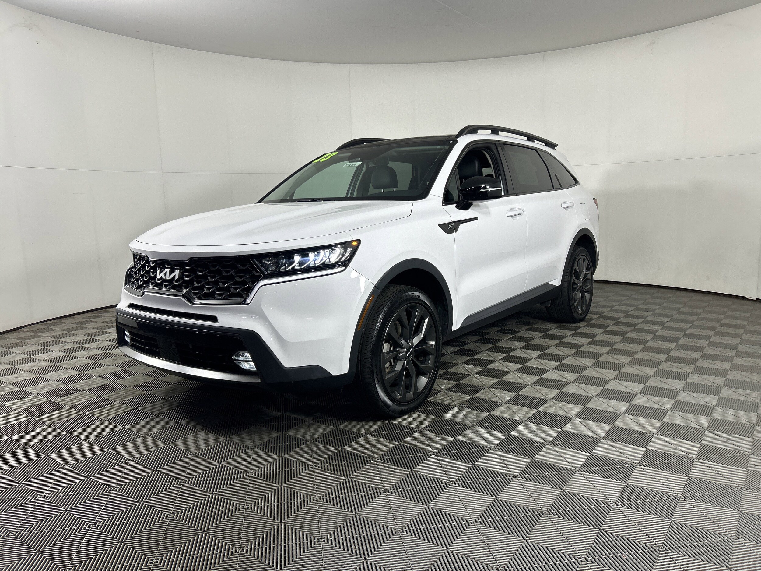 2023 Kia Sorento X-Line EX photo 2