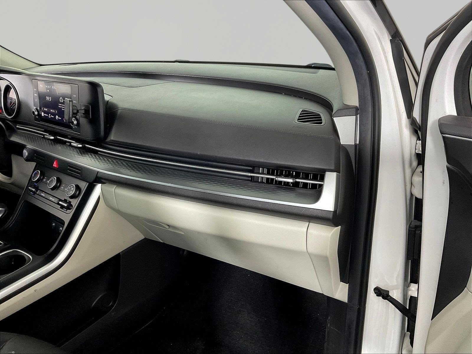 2023 Kia Carnival LX Seat Pkg - Photo 30