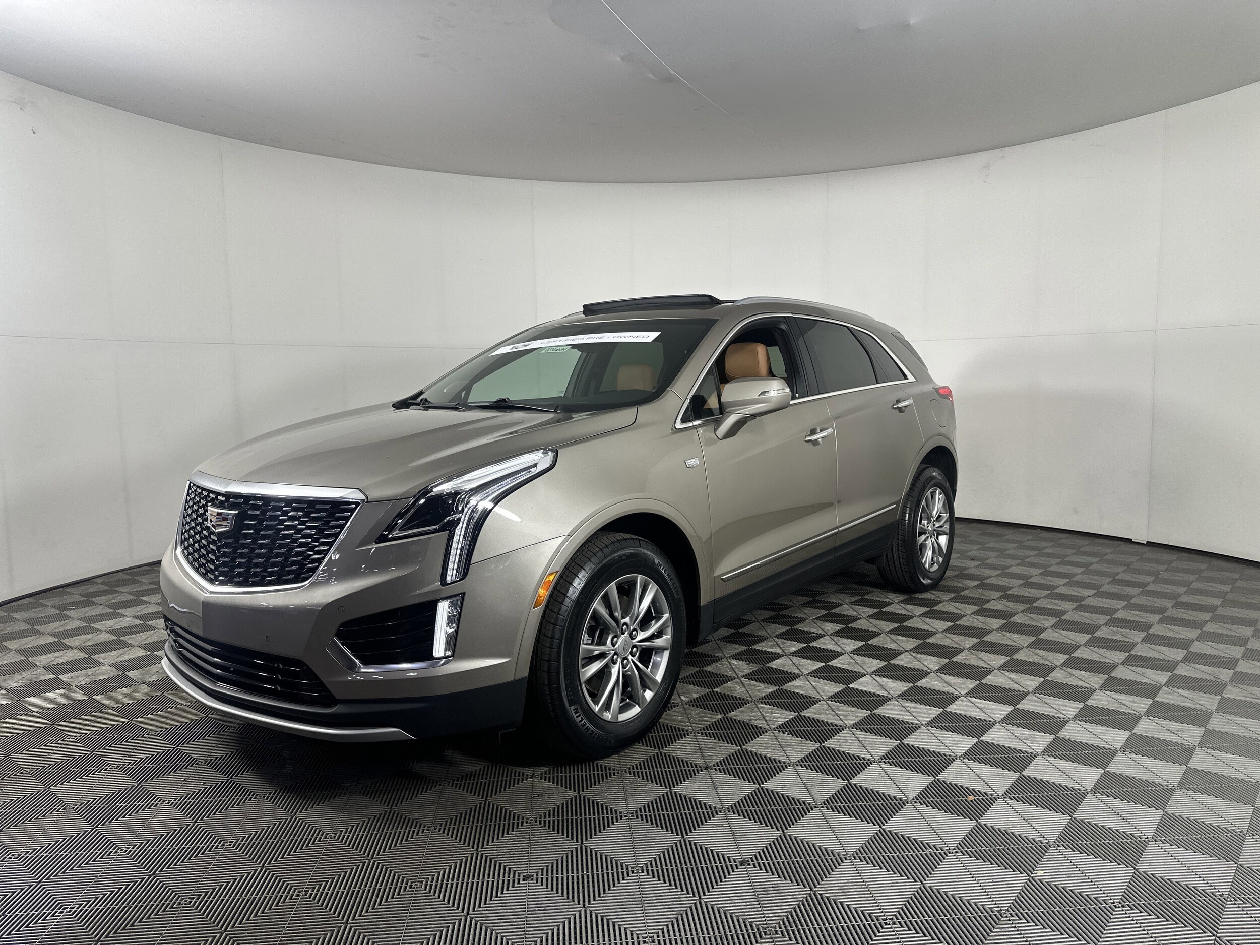 2022 Cadillac XT5 Premium Luxury photo 3