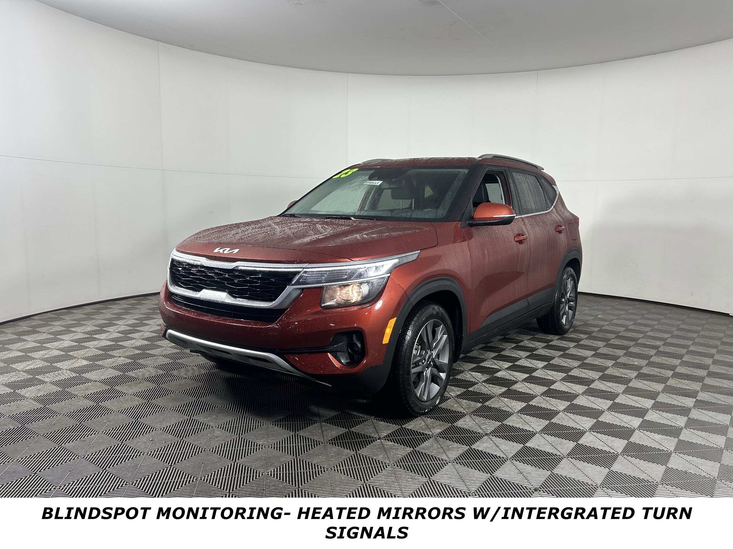 2023 Kia Seltos S photo 2