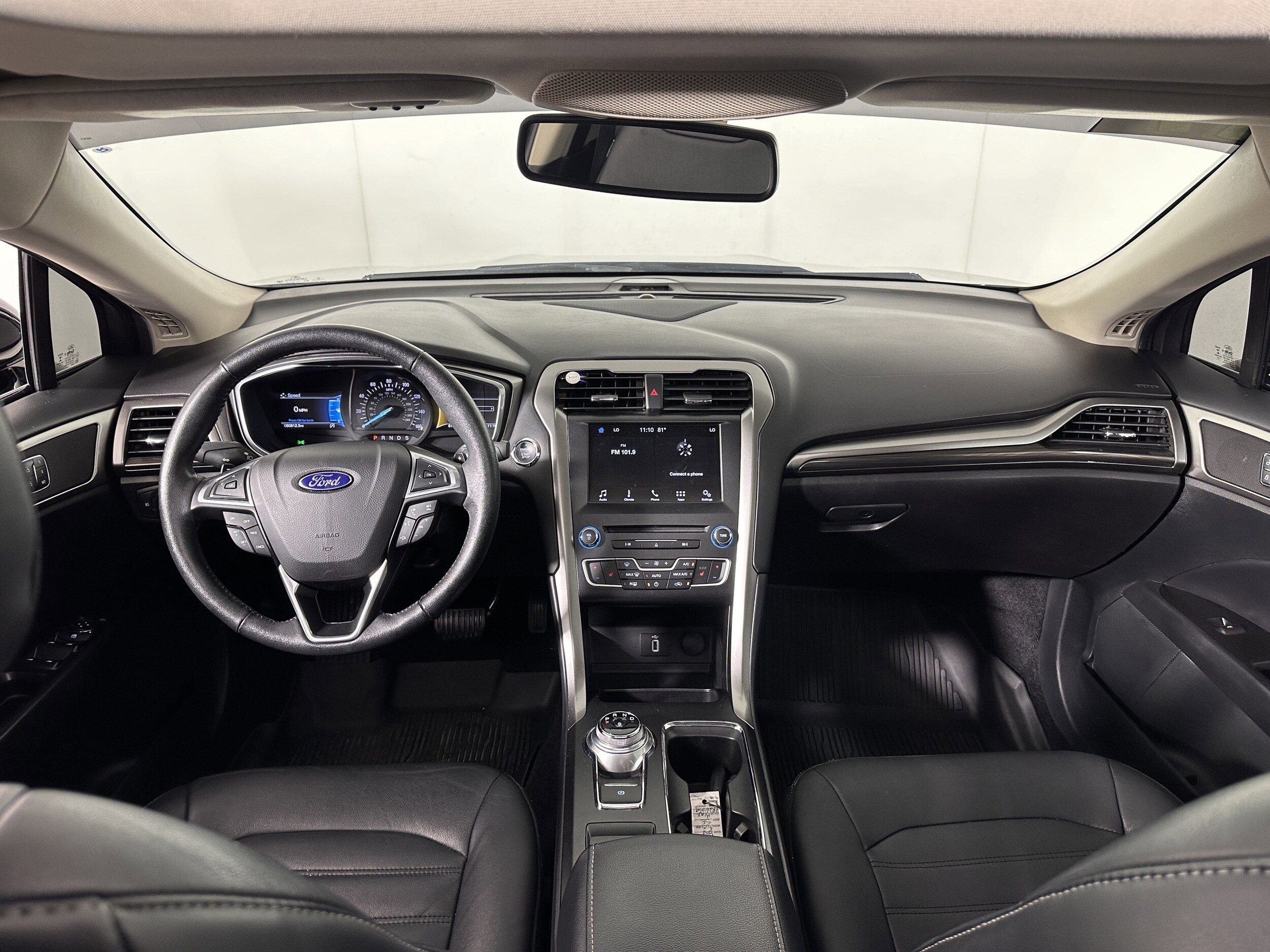 2017 Ford Fusion SE photo 3
