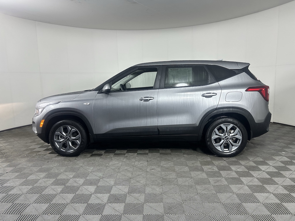Used 2025 Kia Seltos LX IVT AWD SUV