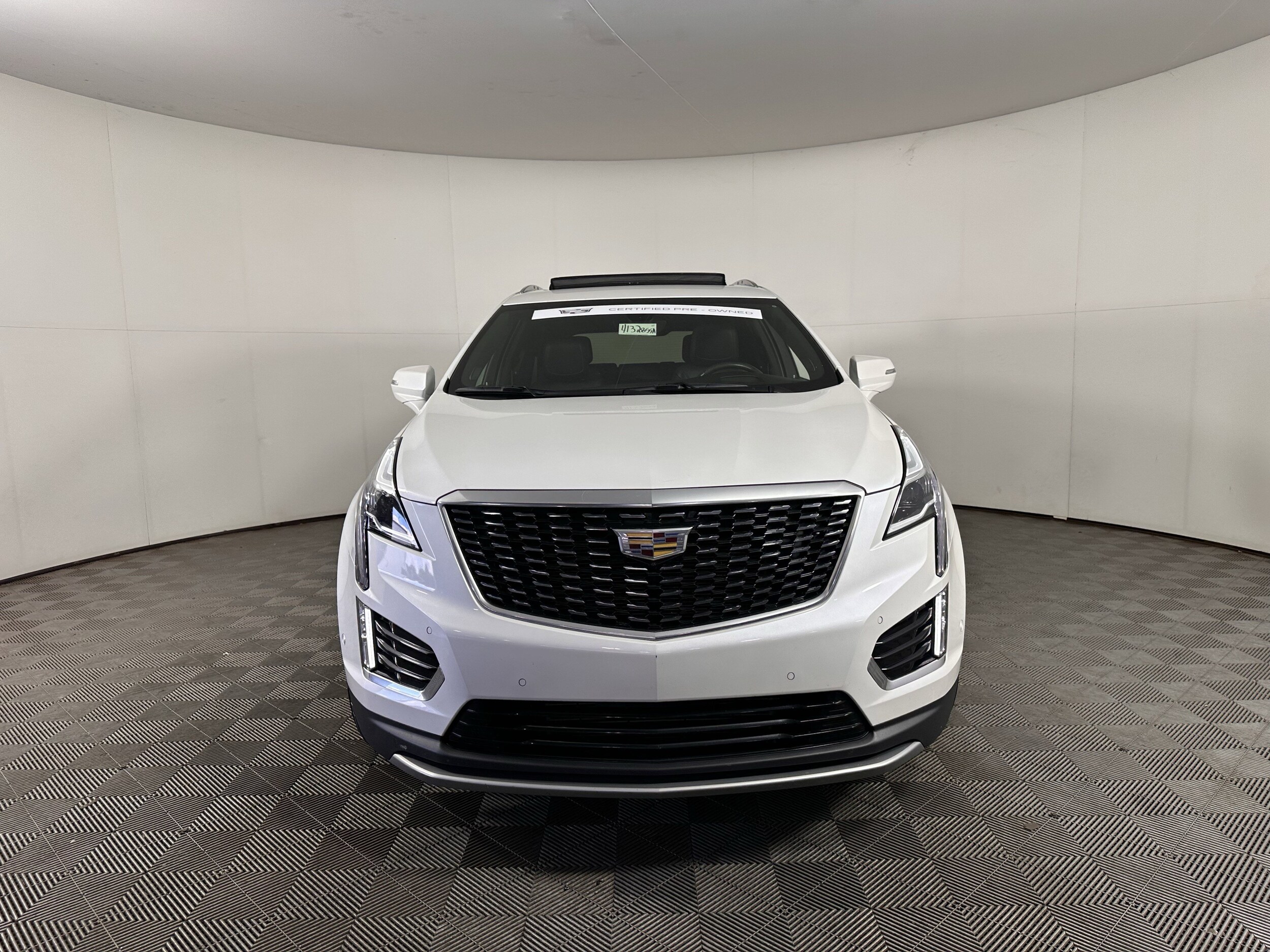 2020 Cadillac XT5 Premium Luxury photo 2