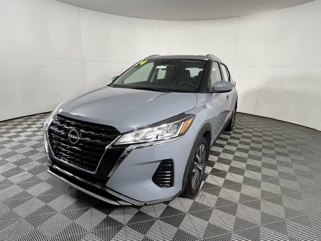 Used 2024 Nissan Kicks SV FWD SUV