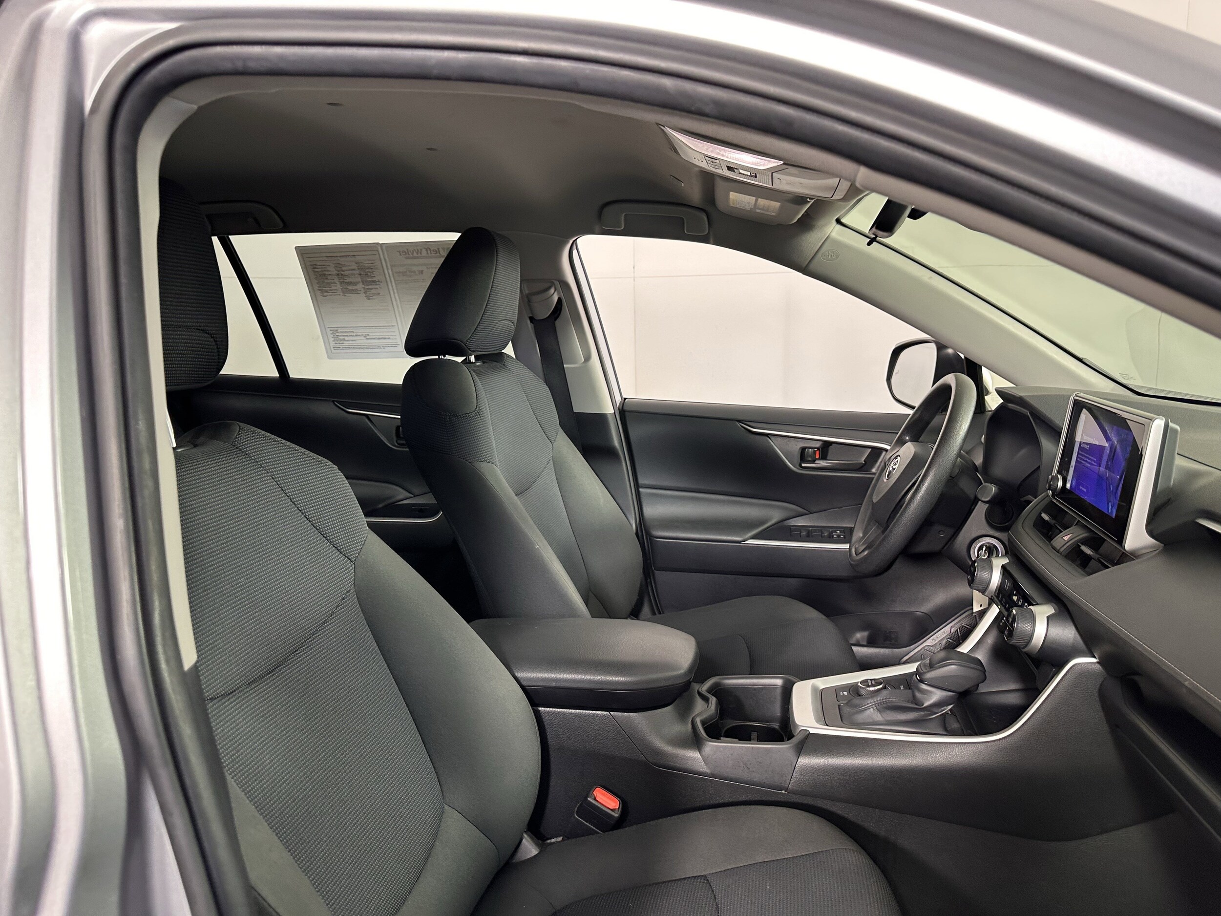 2023 Toyota RAV4 Hybrid LE photo 2