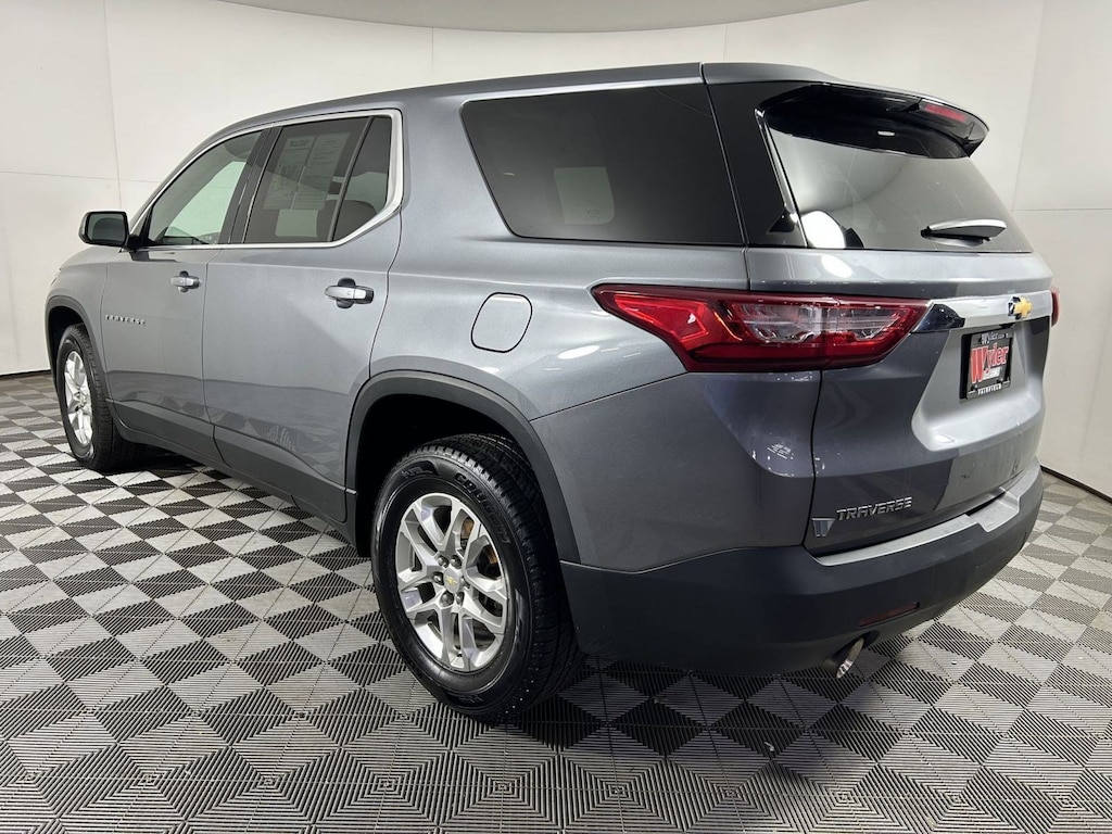 Used 2021 Chevrolet Traverse FWD 4dr LS w/1LS SUV