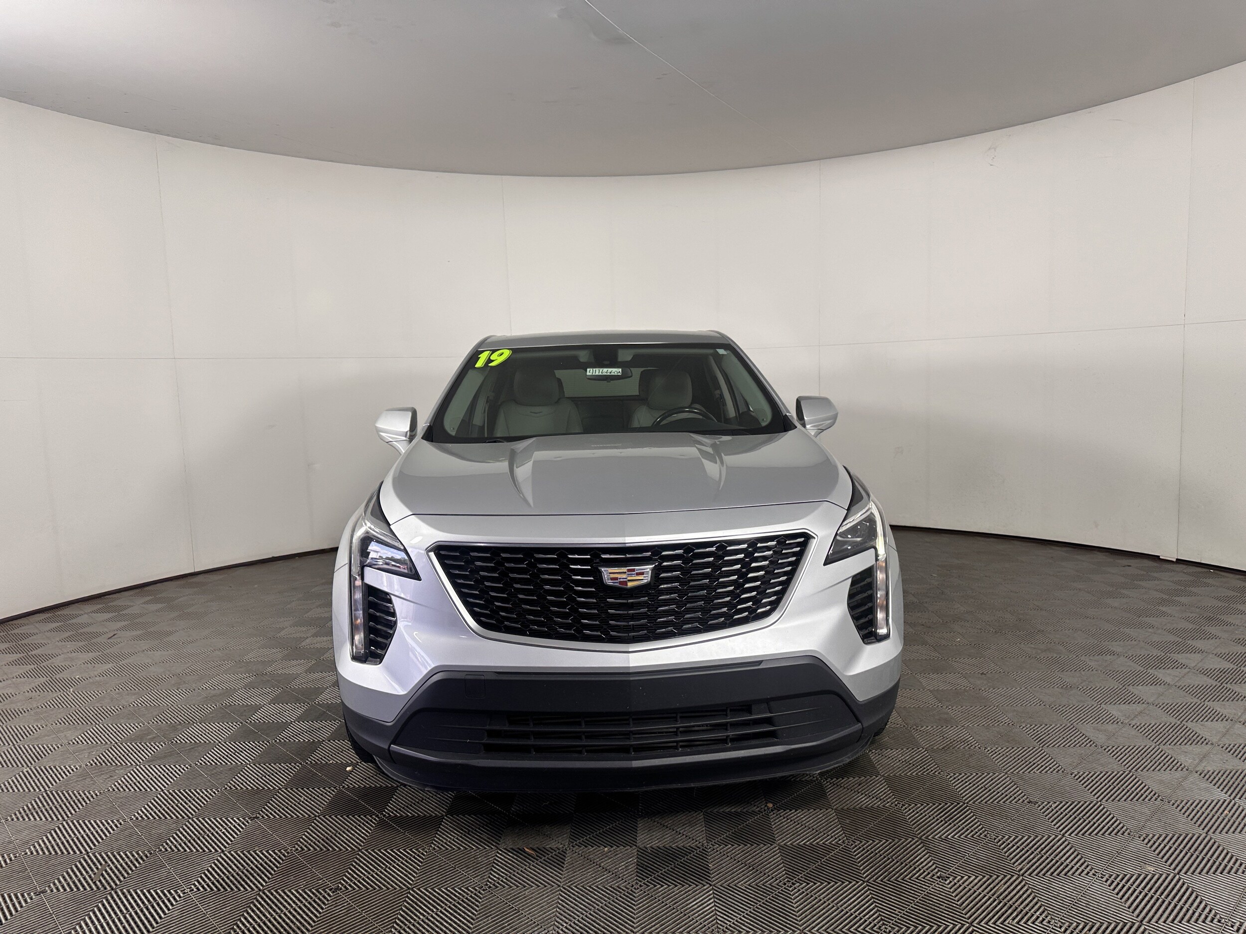 2019 Cadillac XT4 Luxury photo 2