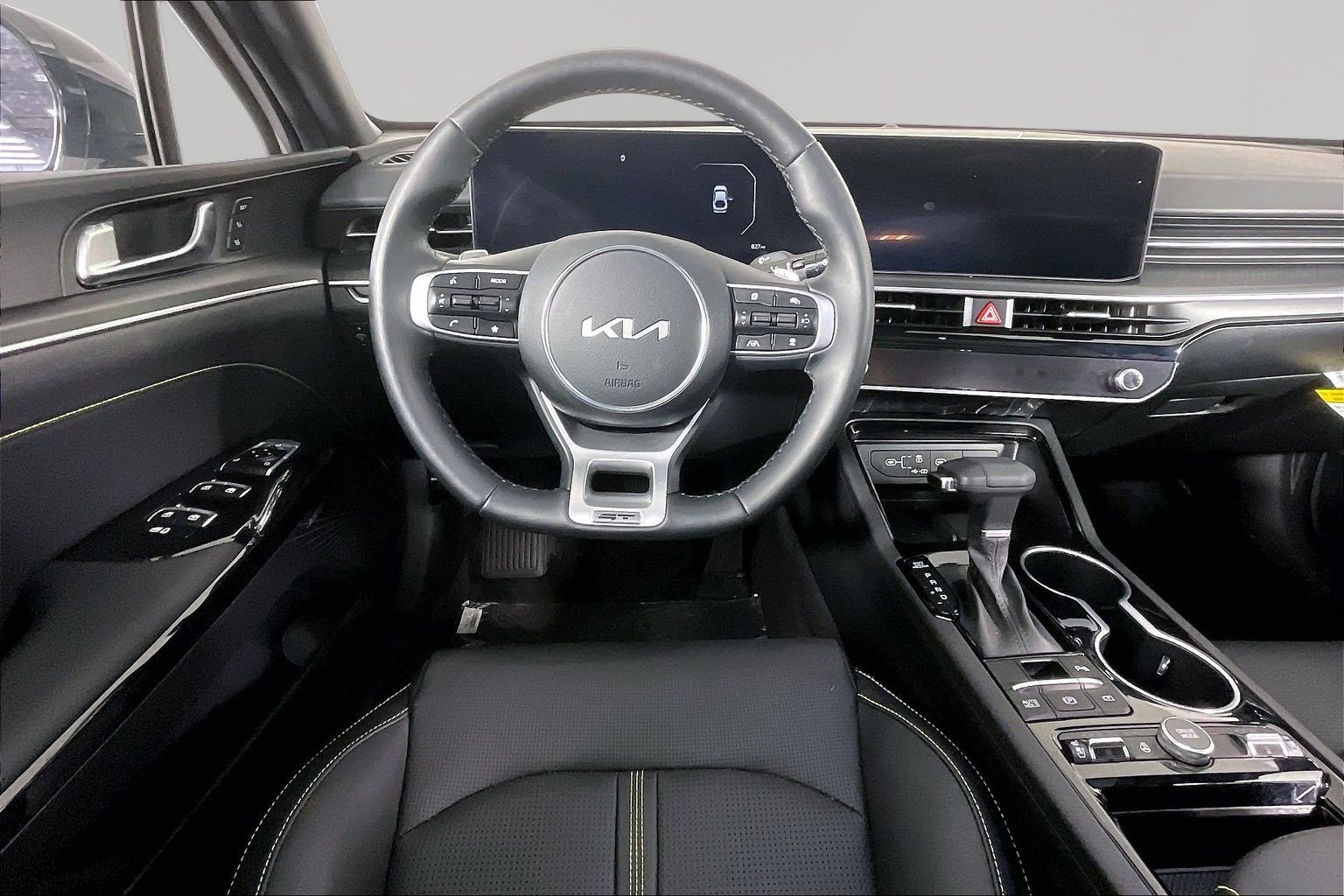 2026 Kia K5 GT - Photo 9