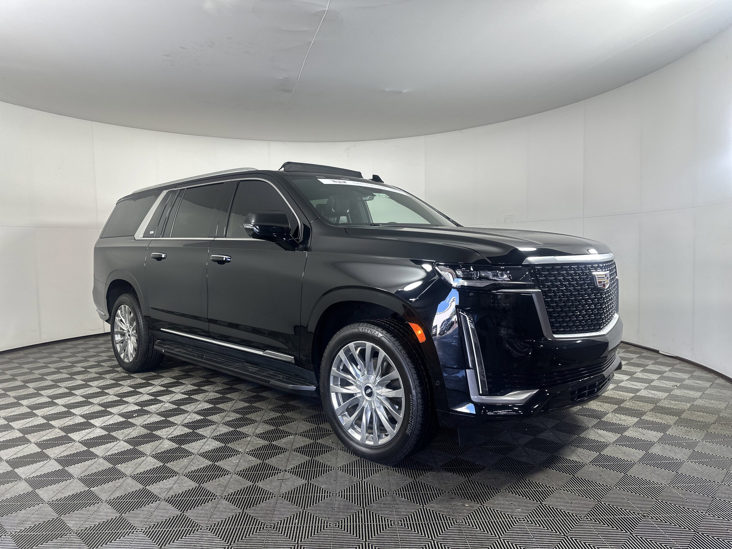2021 Cadillac Escalade ESV Premium Luxury photo 2