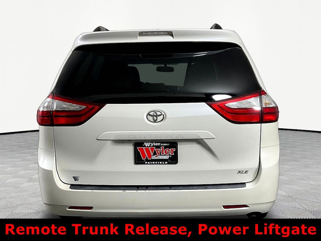 Used 2017 Toyota Sienna XLE Auto Access Seat FWD 7-Passenger Van