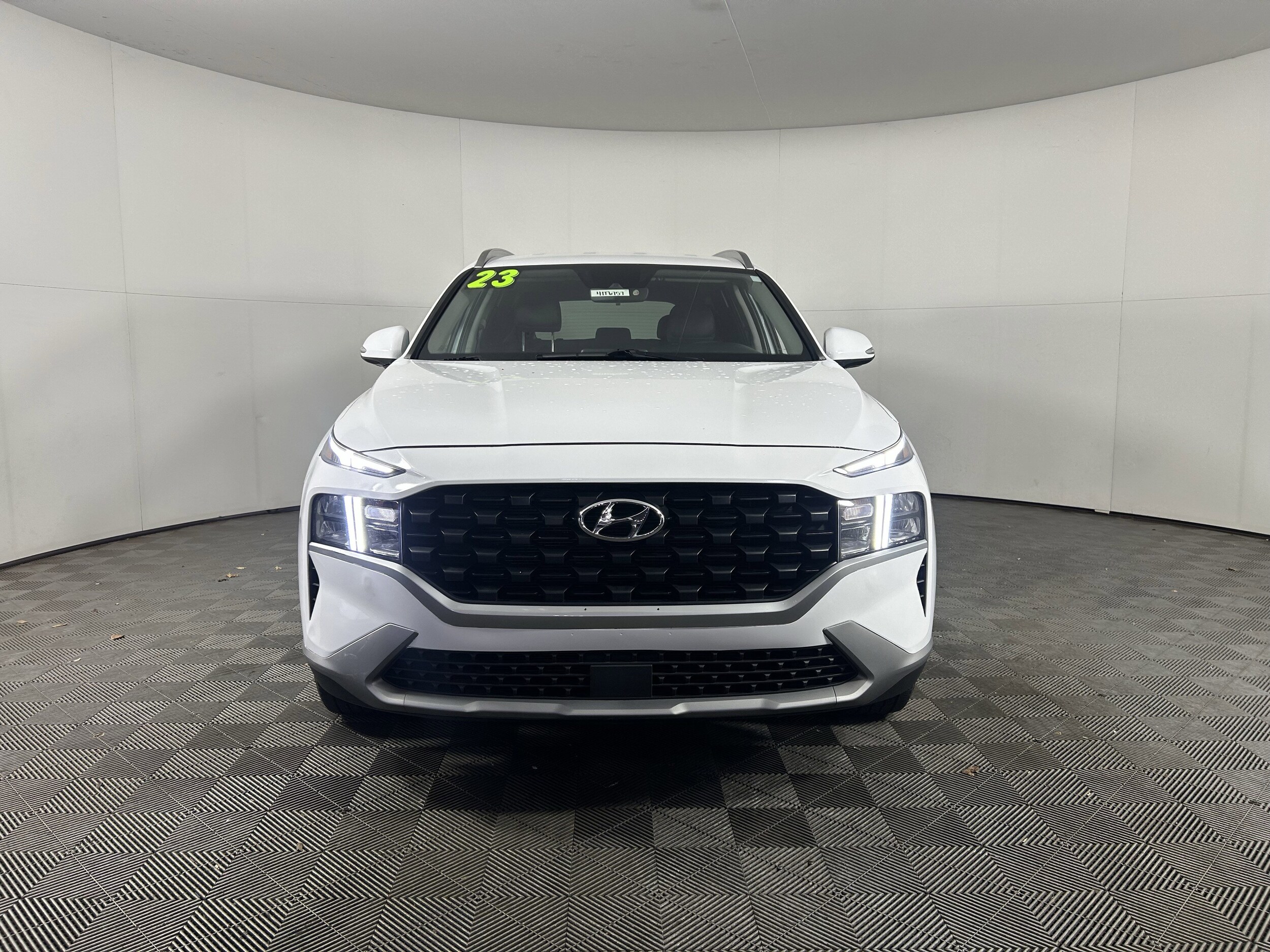 2023 Hyundai Santa Fe SEL photo 2
