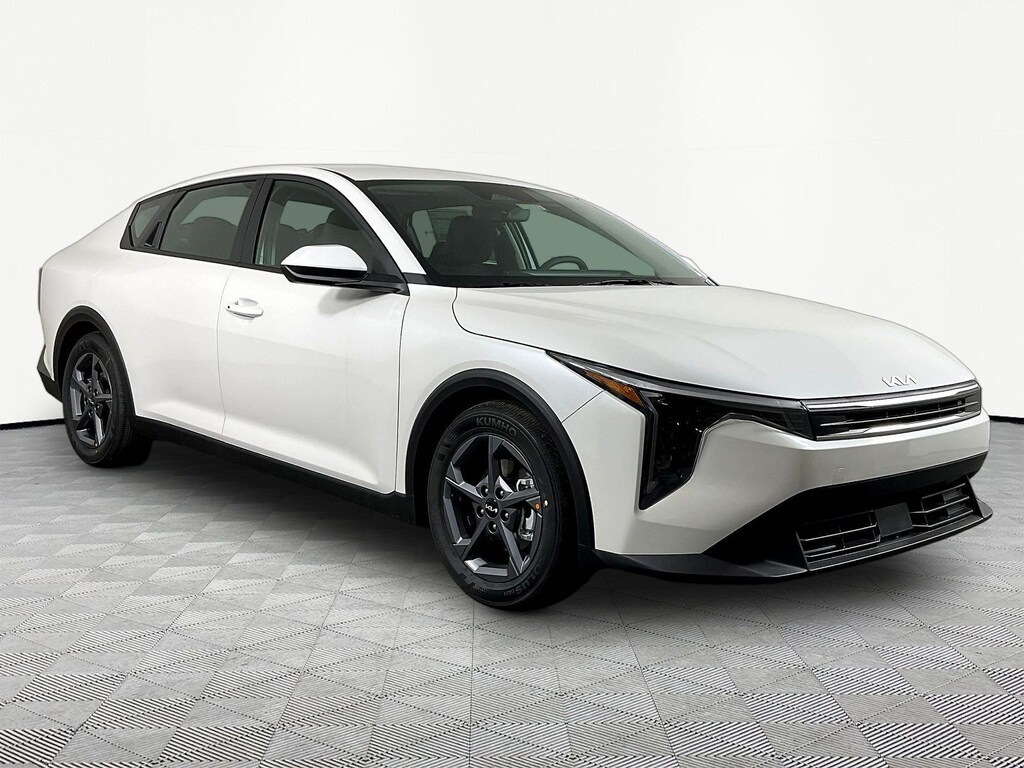 New 2026 Kia K4 LXS Sedan