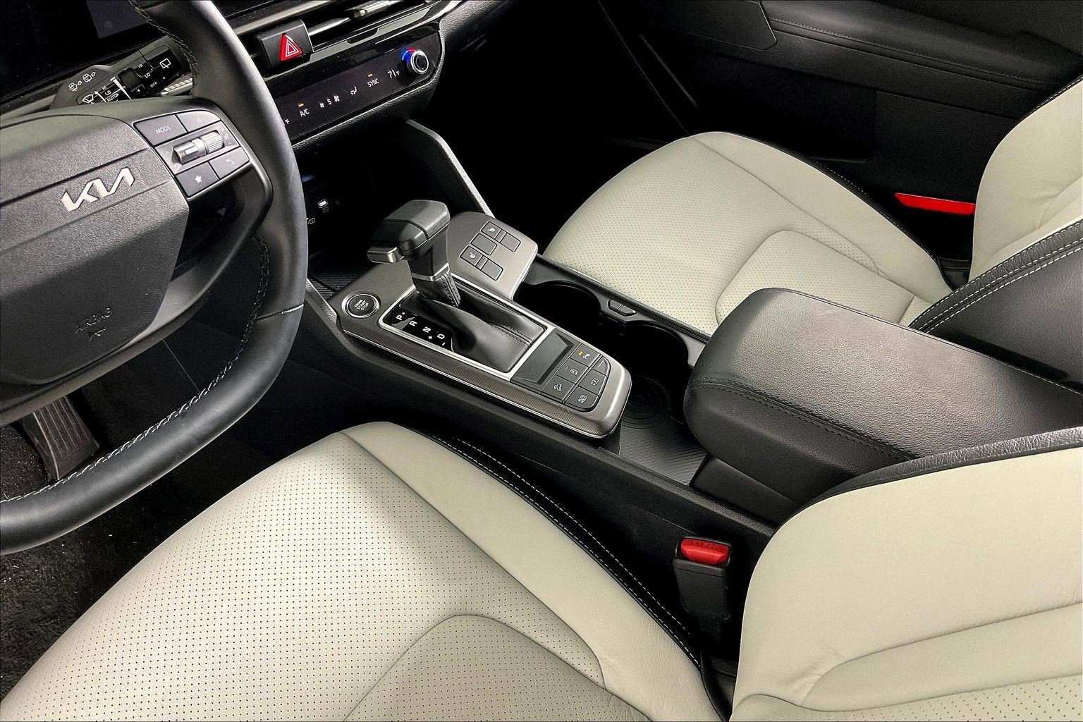 2026 Kia Sportage EX - Photo 12