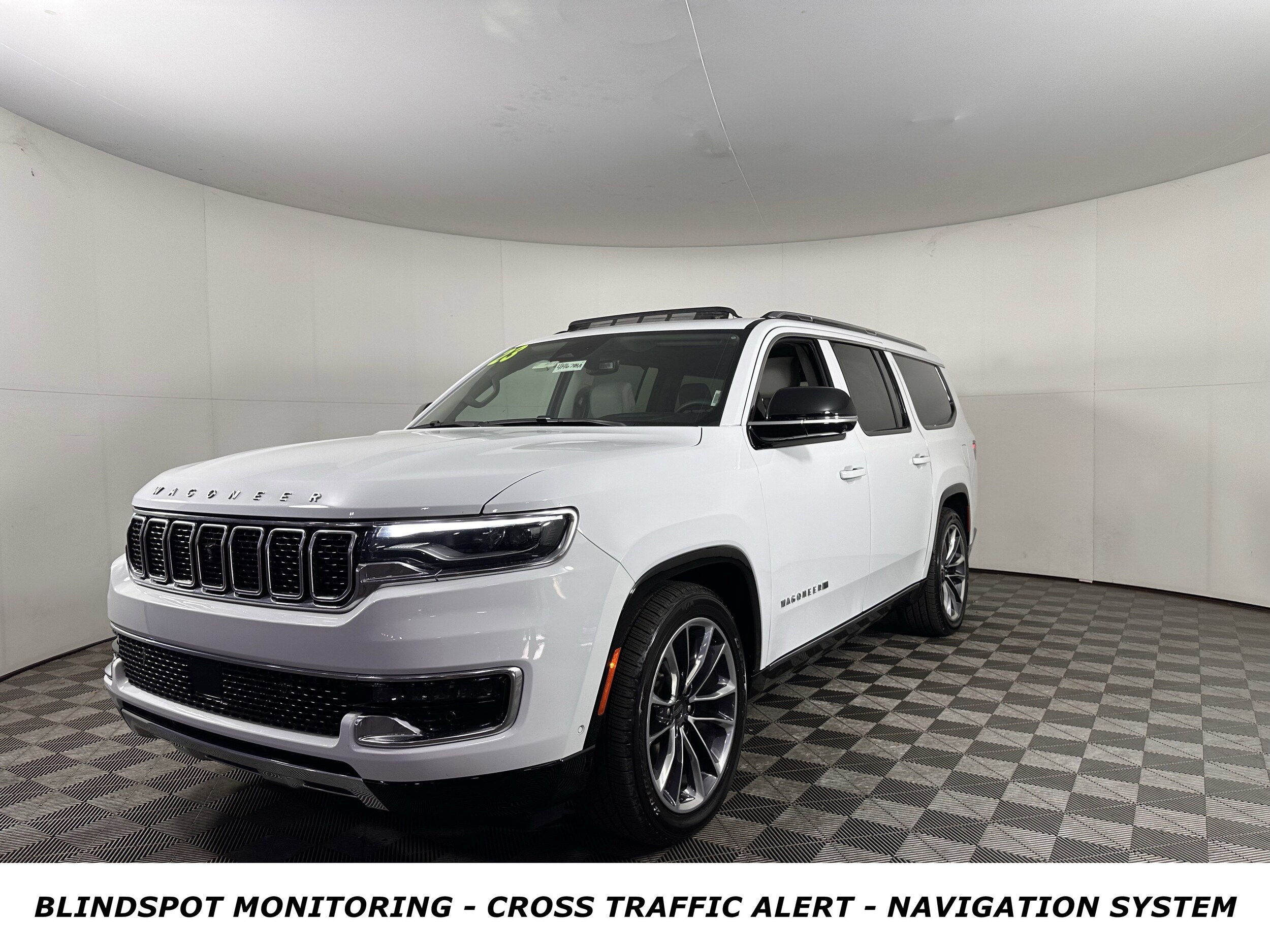 2023 Jeep Wagoneer L Series III photo 3