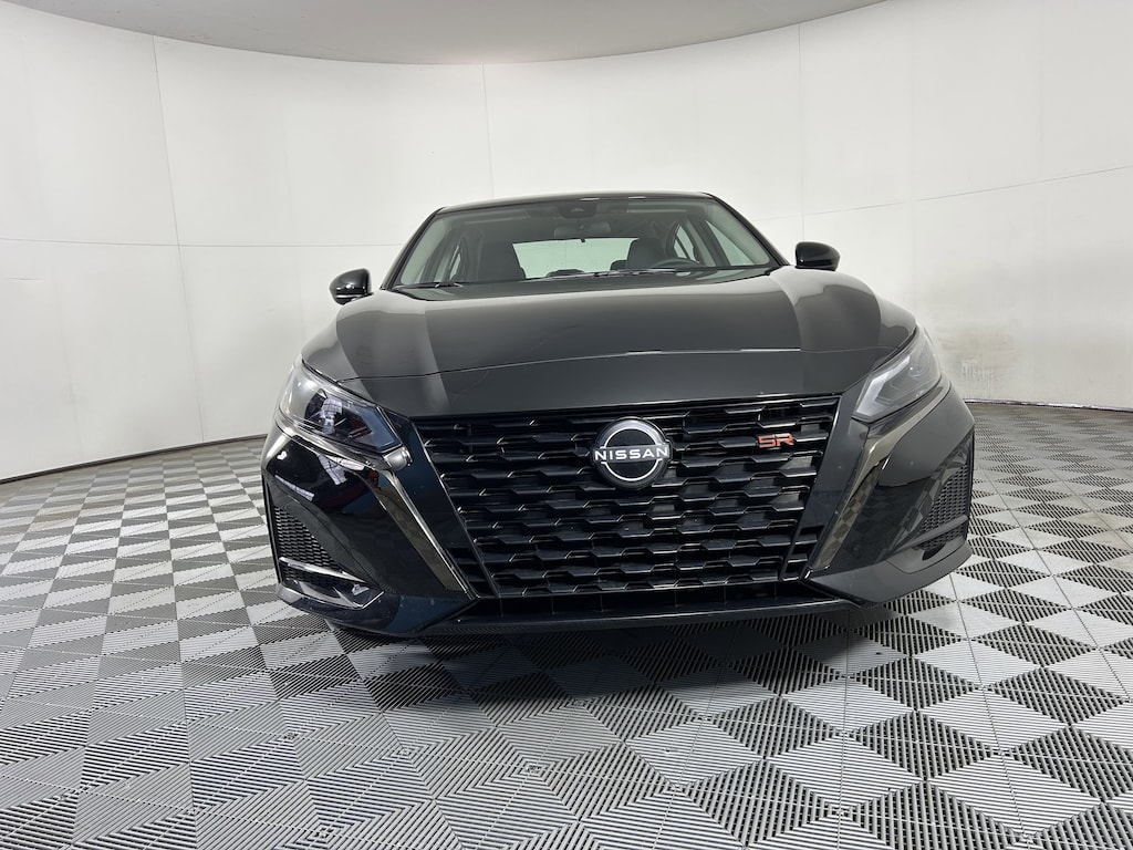 Certified 2025 Nissan Altima SR FWD Sedan