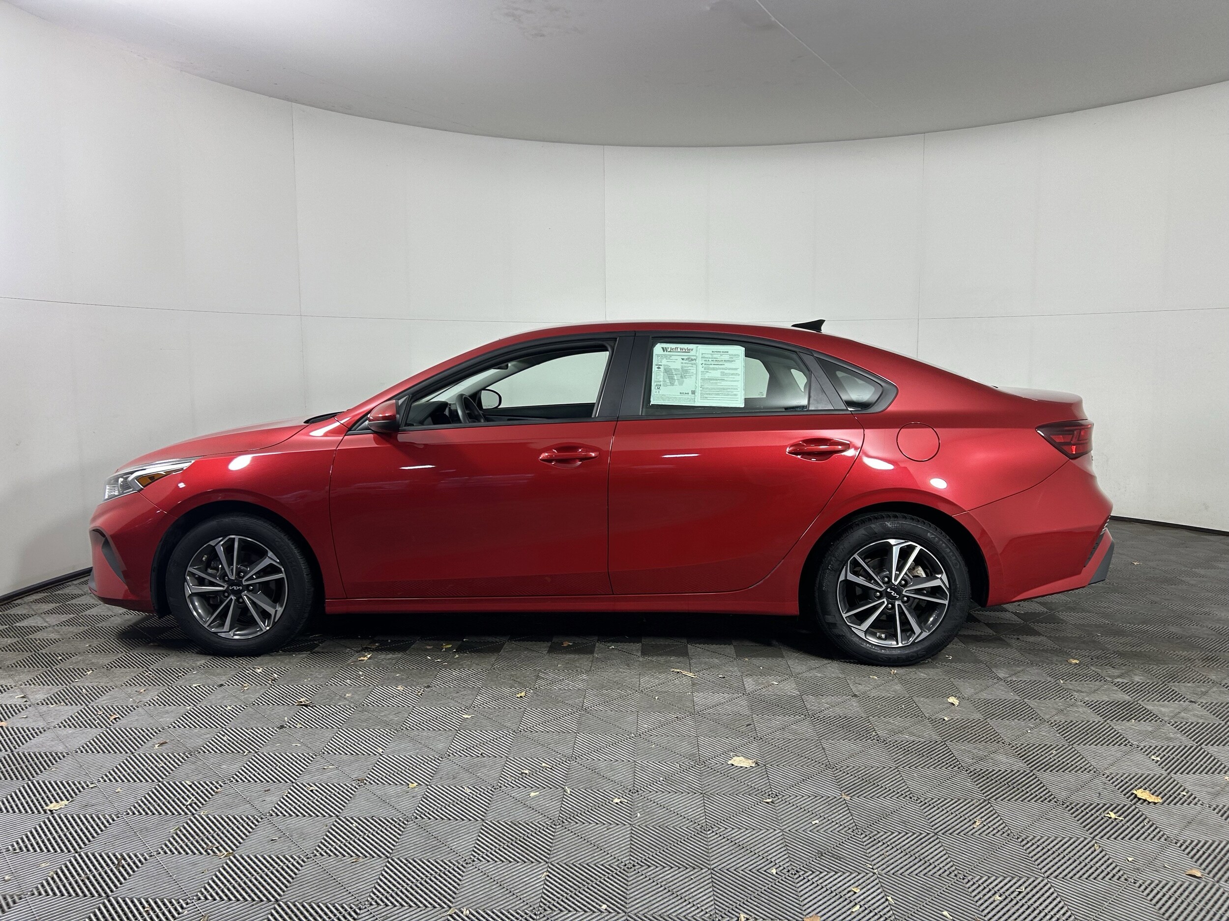 2024 Kia Forte LXS photo 3