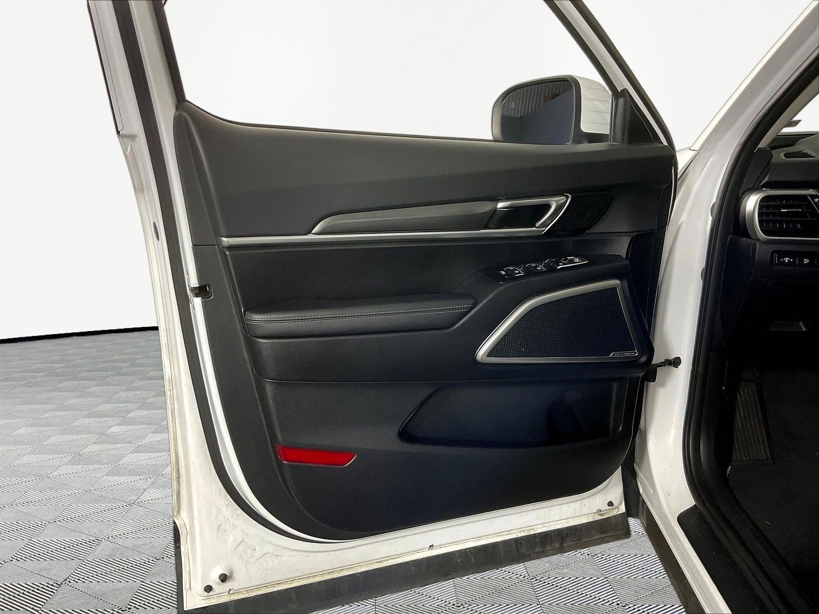 2024 Kia Telluride LX - Photo 23