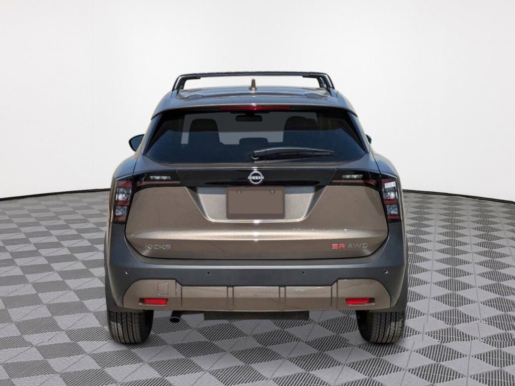 New 2026 Nissan Kicks SR SUV